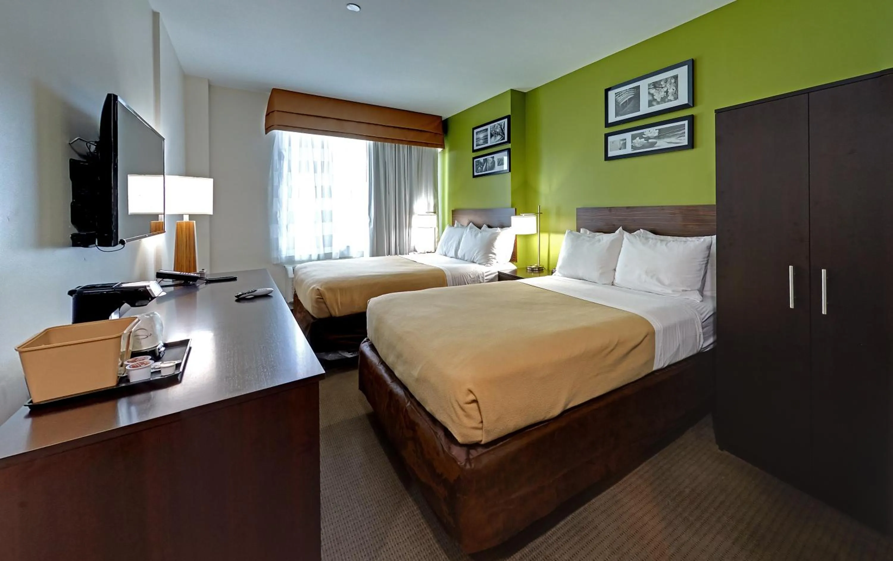 Photo of the whole room in Hillside Hotel