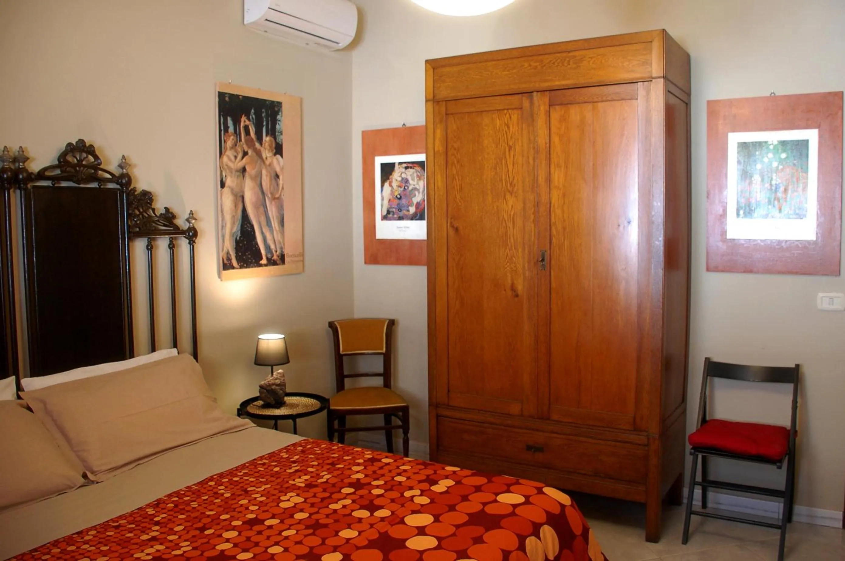 Bedroom, Bed in B&B il rosso e il nero