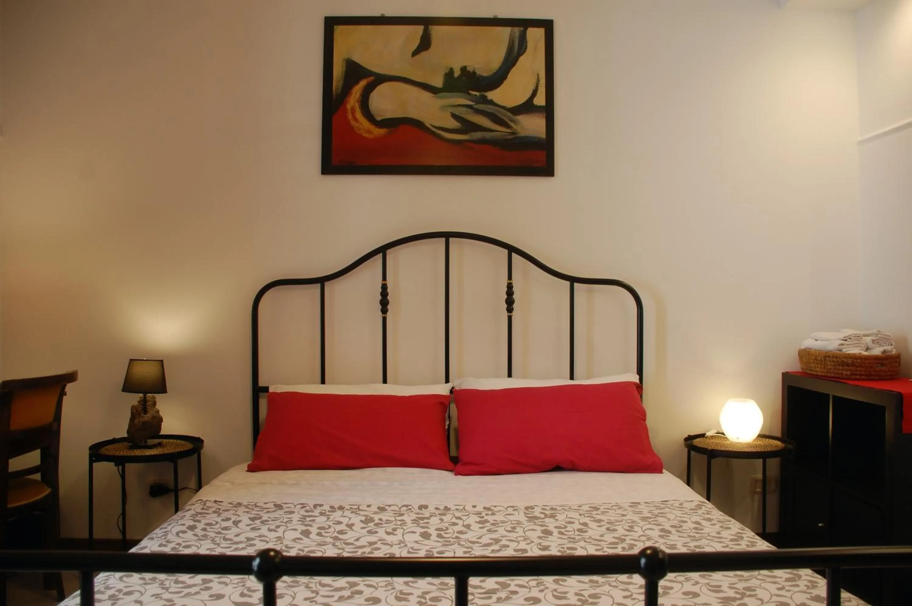 Bedroom, Bed in B&B il rosso e il nero
