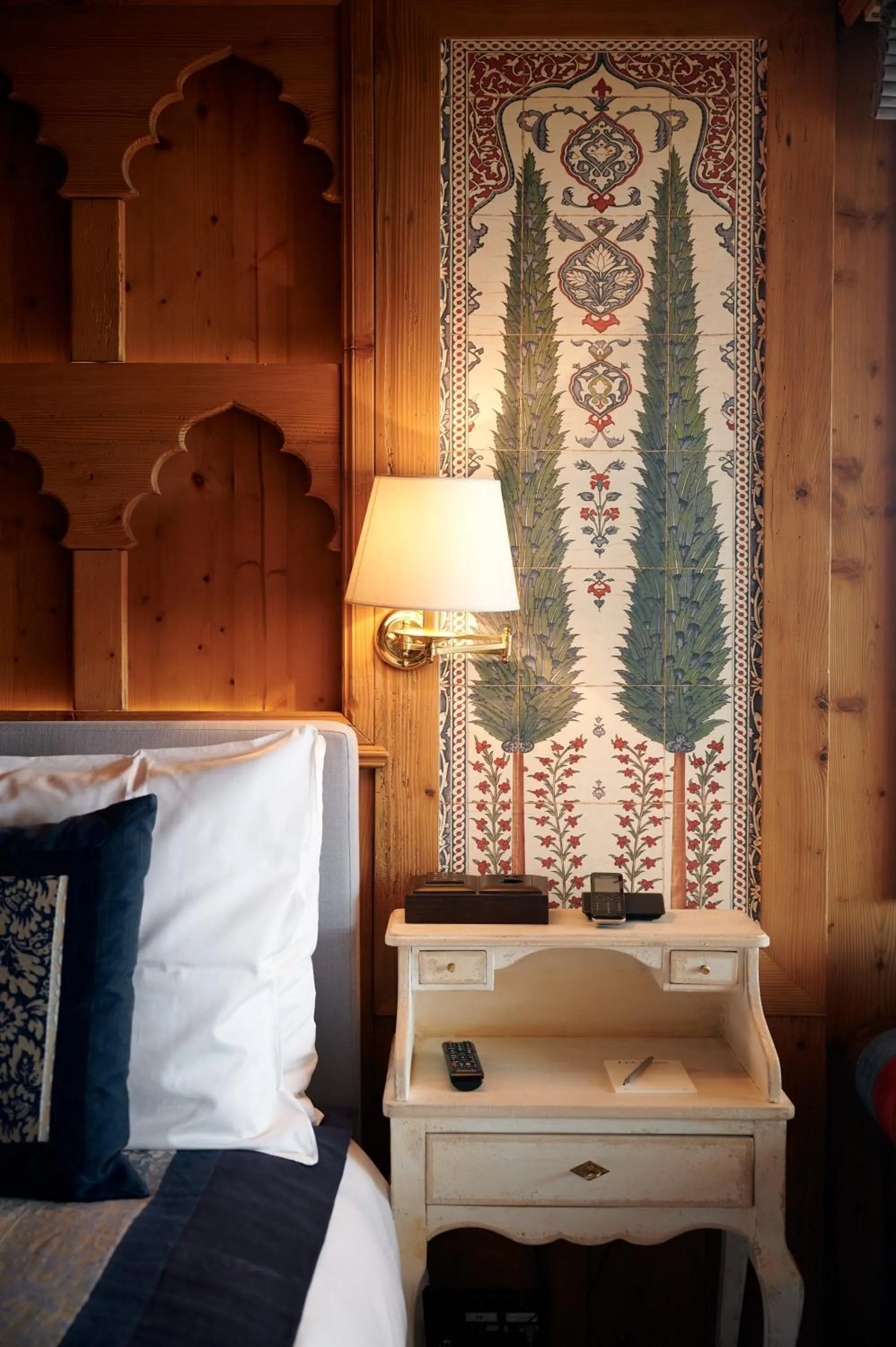 Decorative detail, Bed in LeCrans