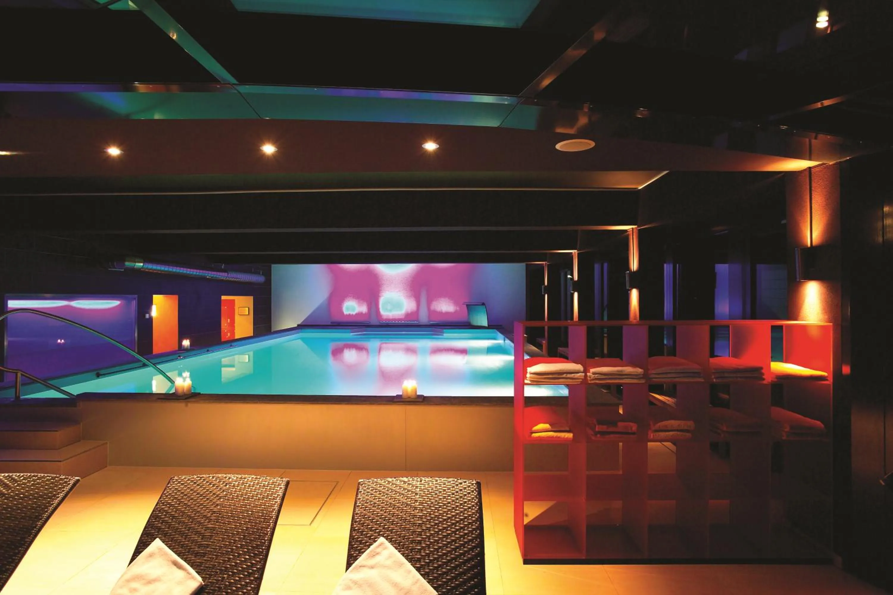 Swimming pool in Hotel Rovanada Wellness & BergNatur