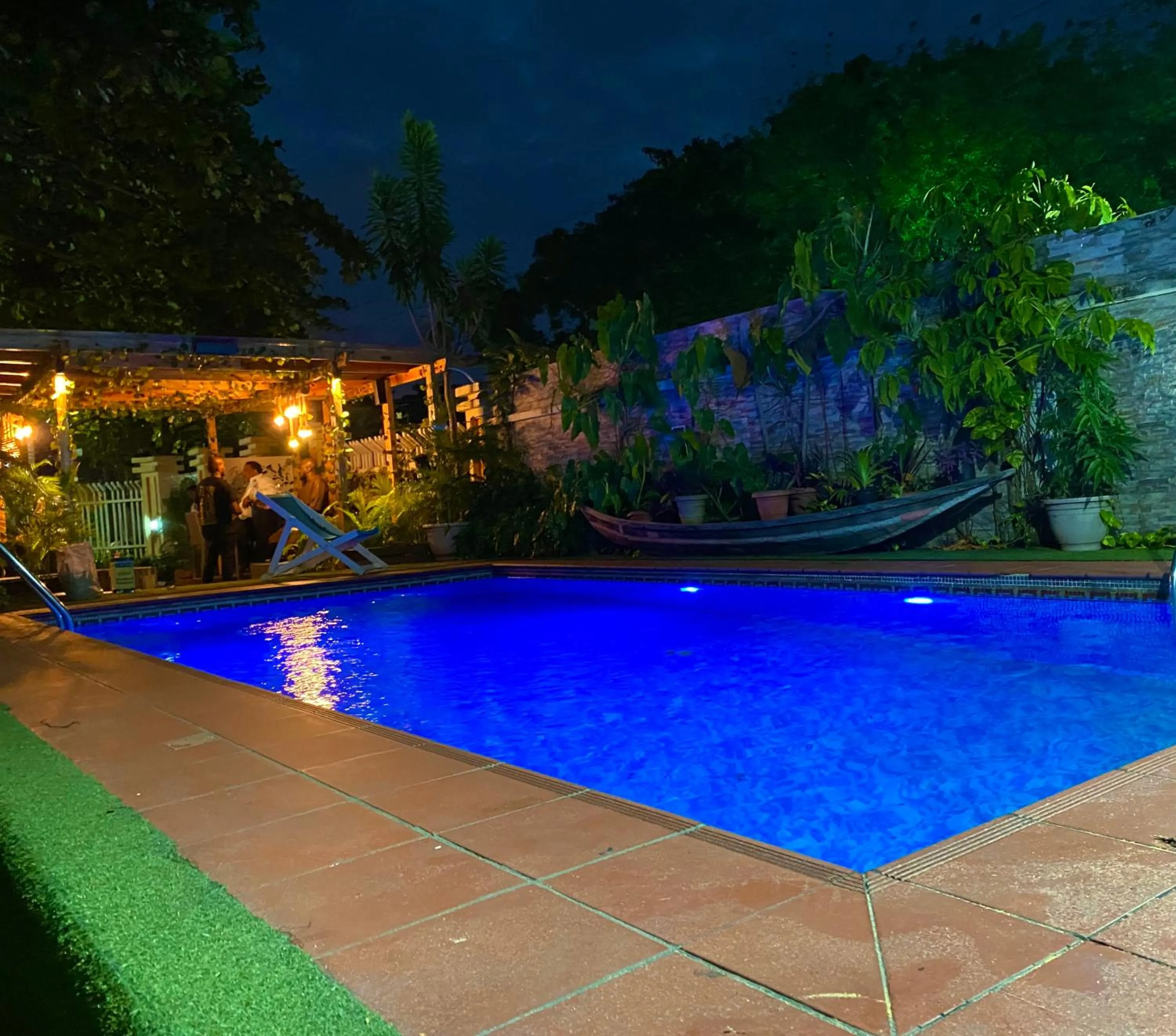 Swimming pool in Angel Hotel