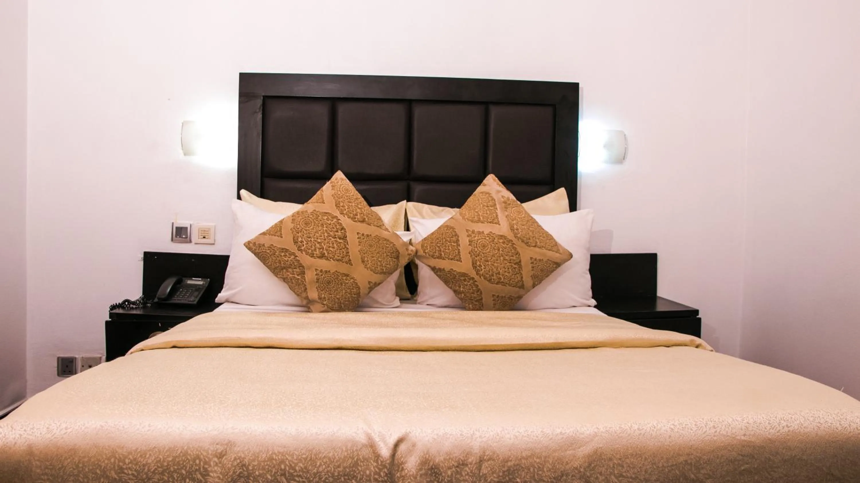 Bed in Angel Hotel