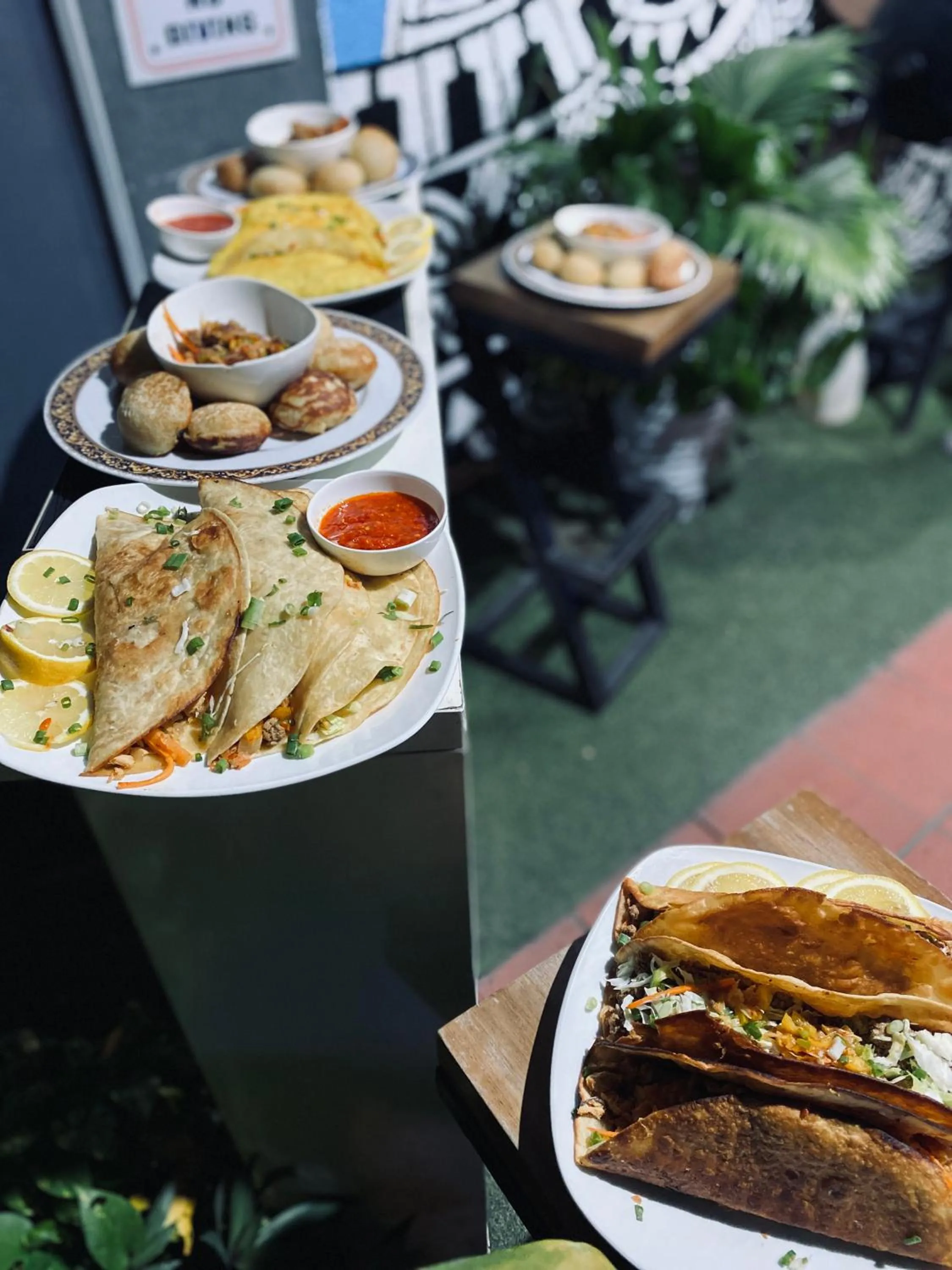 Restaurant/places to eat in Angel Hotel