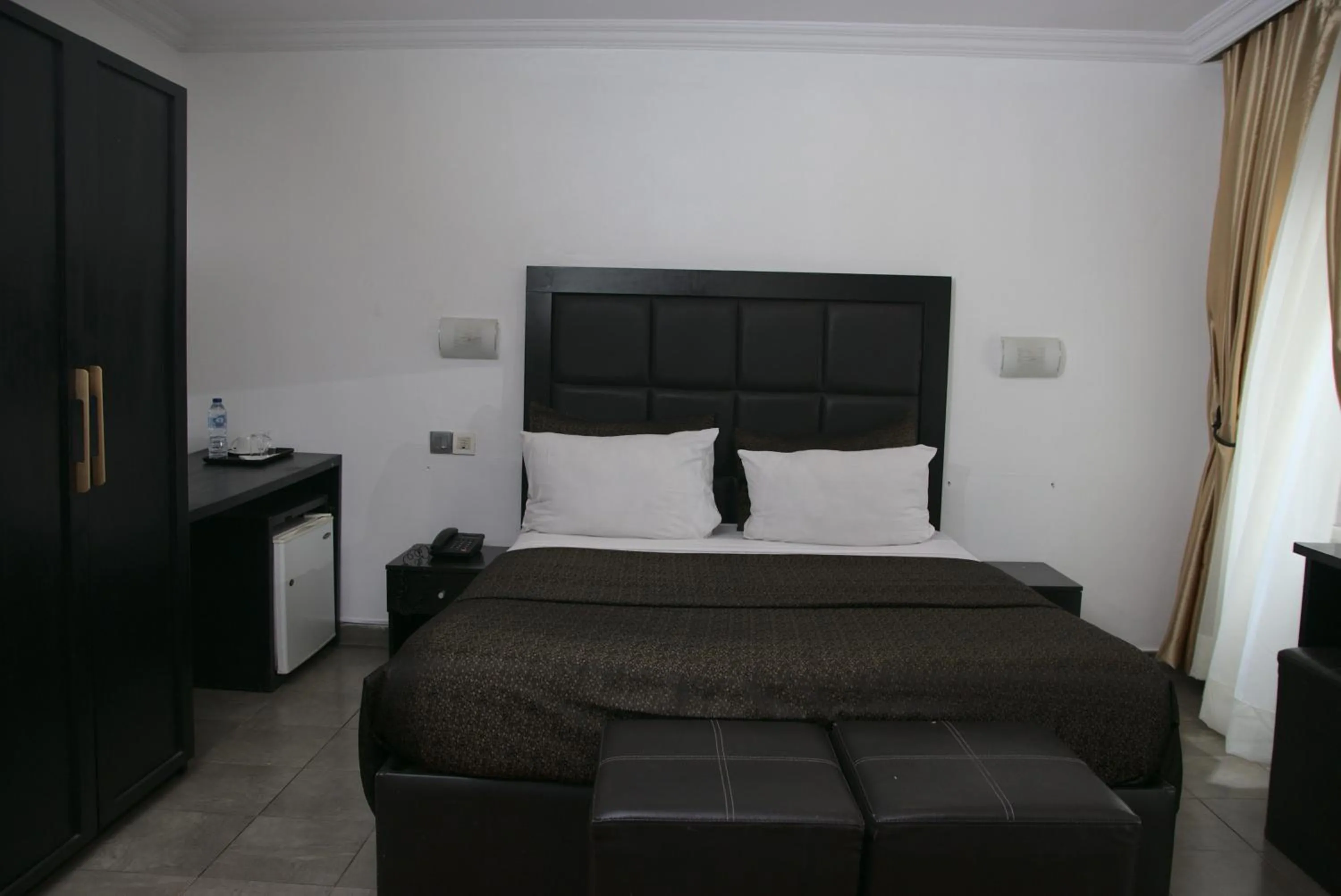 Bed in Angel Hotel