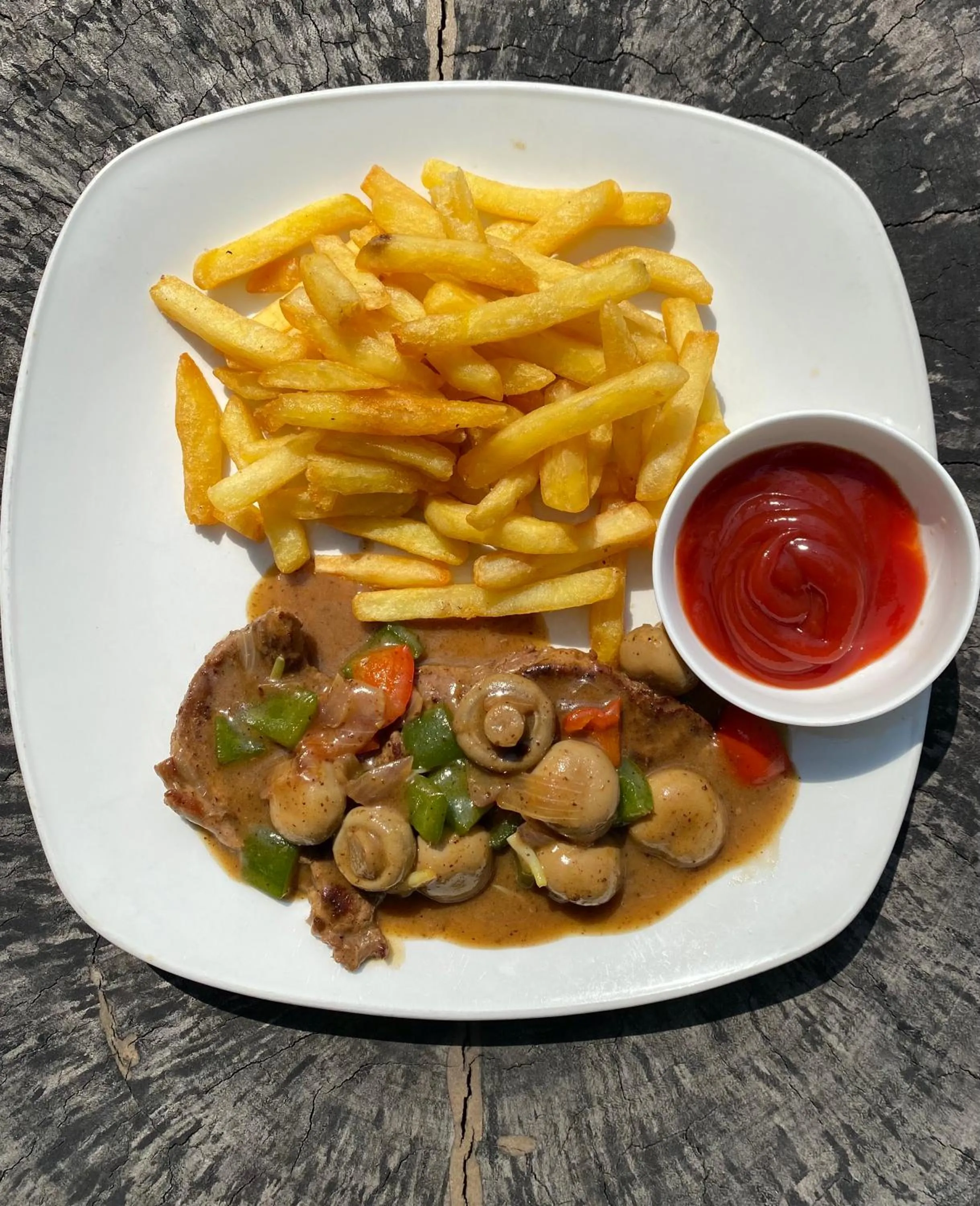 Restaurant/places to eat in Angel Hotel