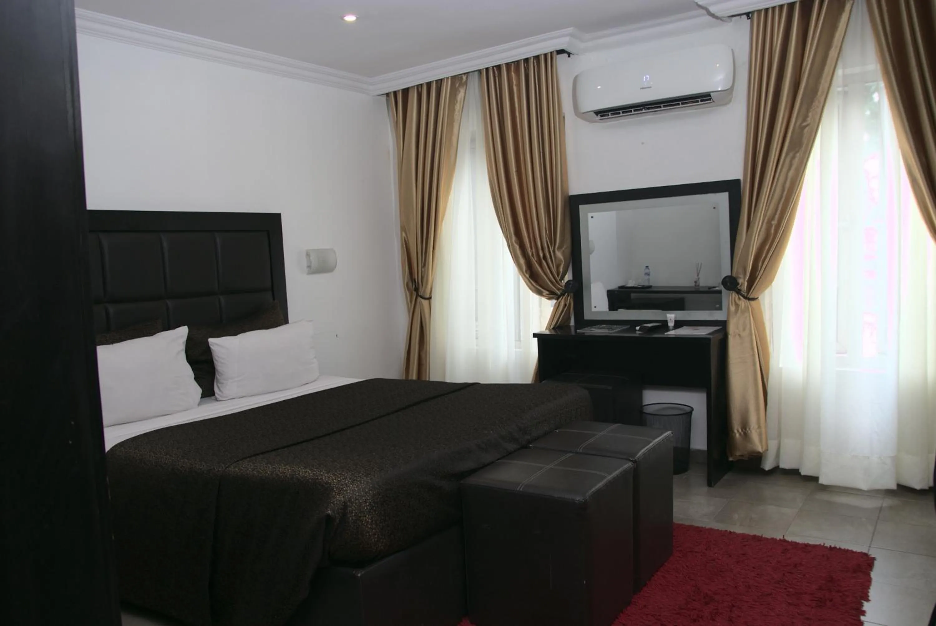 Bed in Angel Hotel