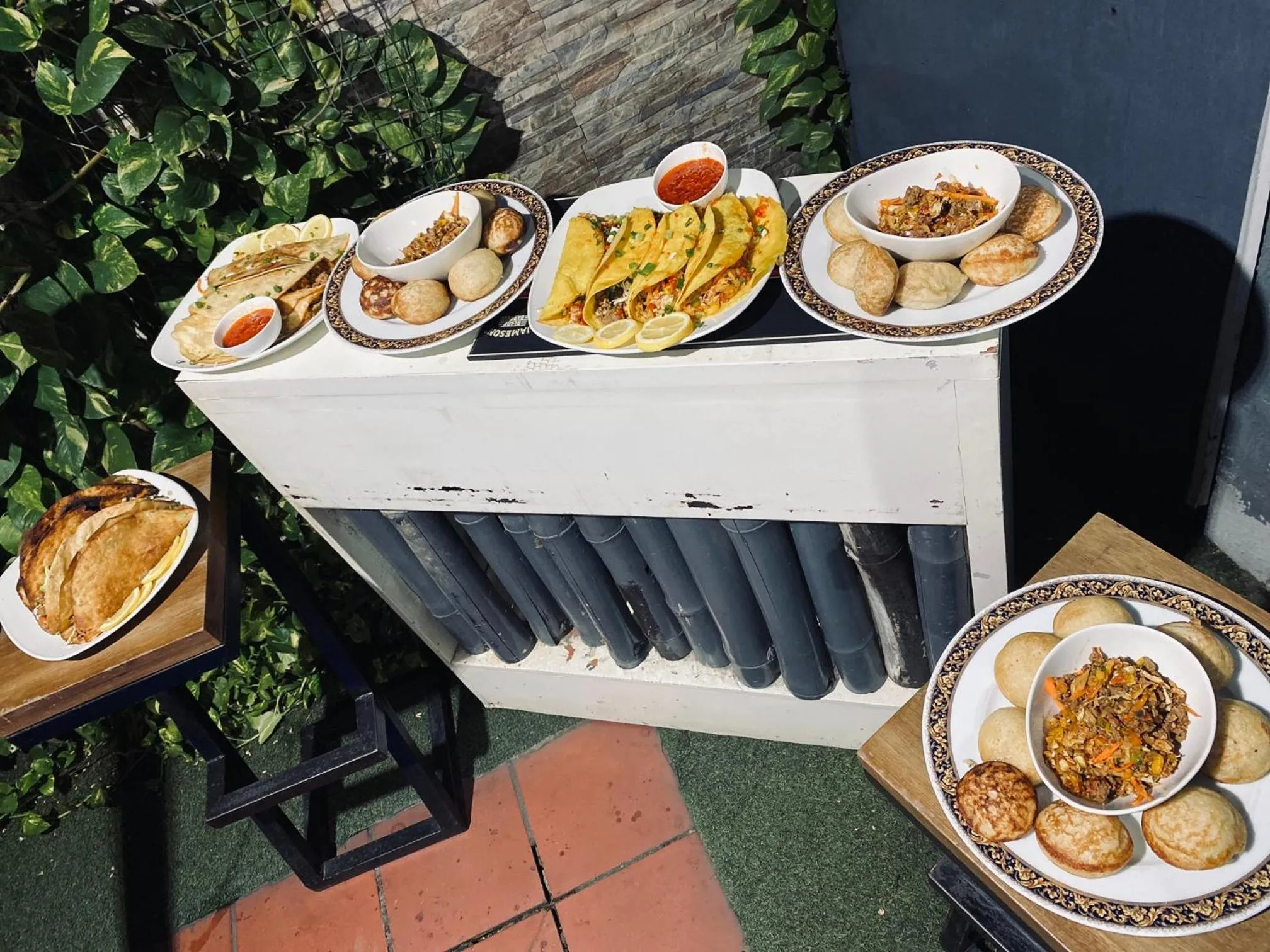 Restaurant/places to eat in Angel Hotel