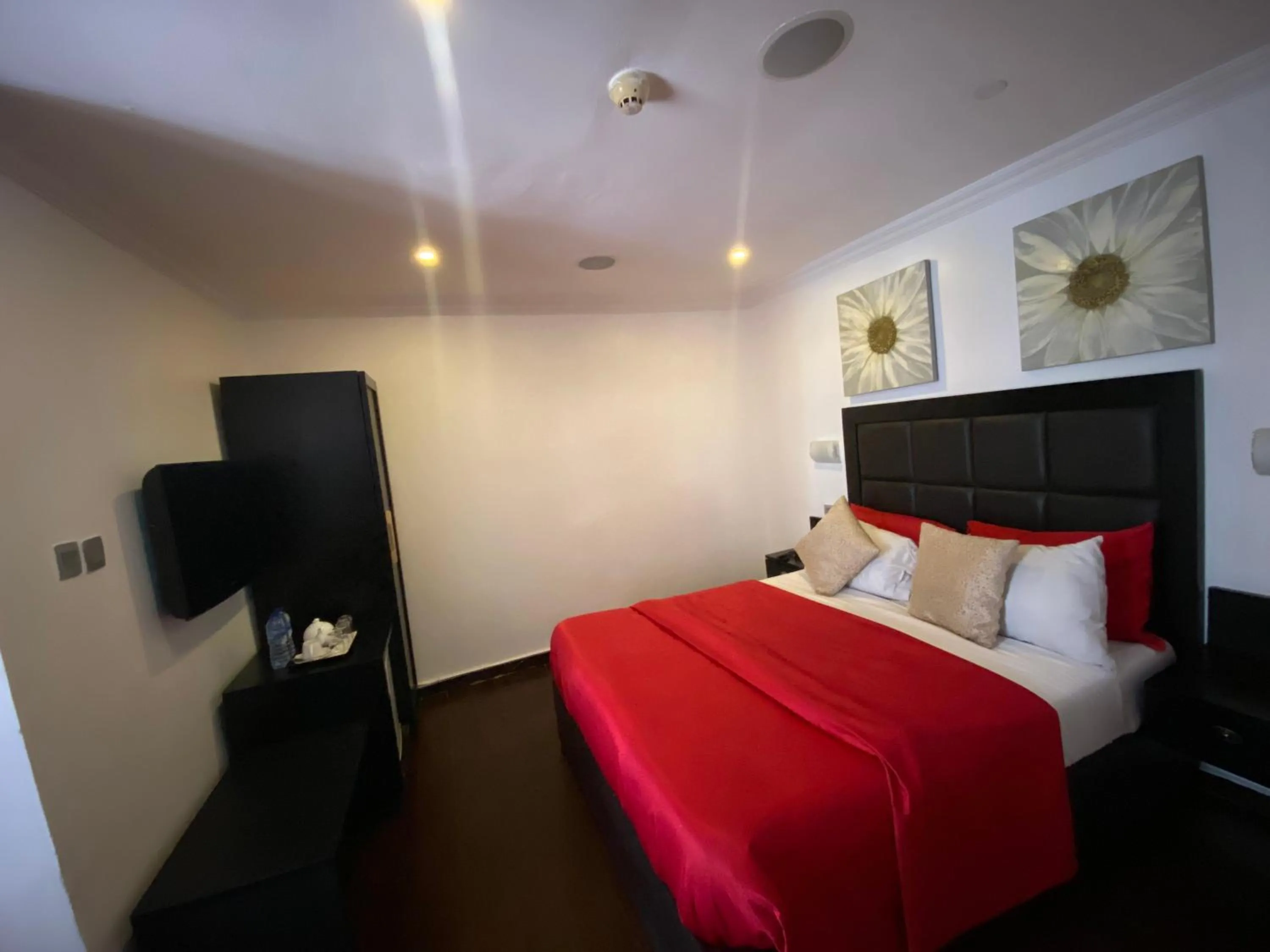 Bed in Angel Hotel