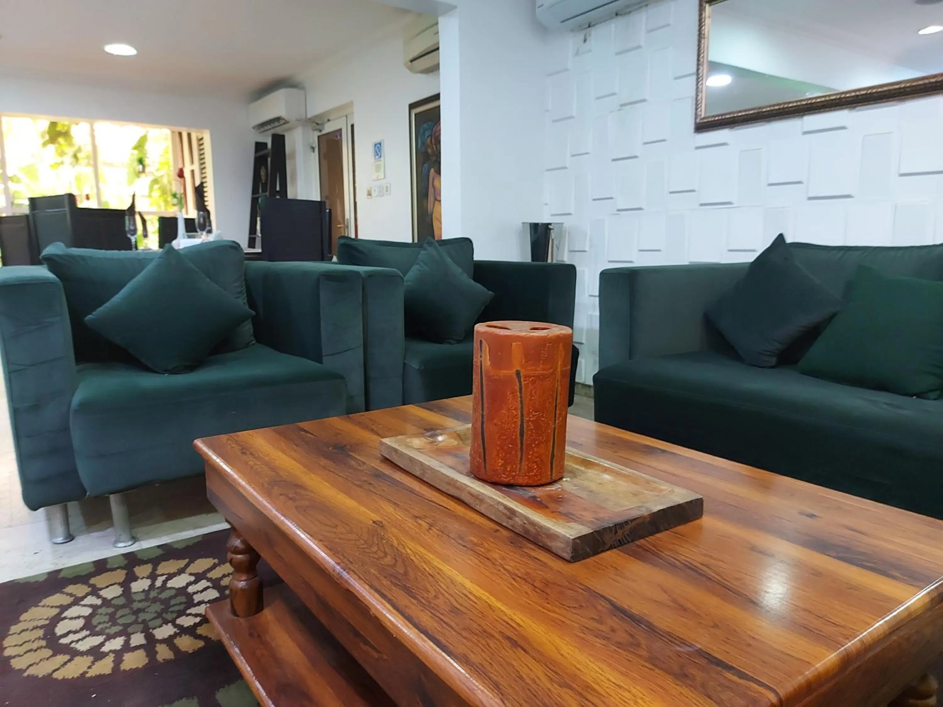 Restaurant/places to eat in Angel Hotel