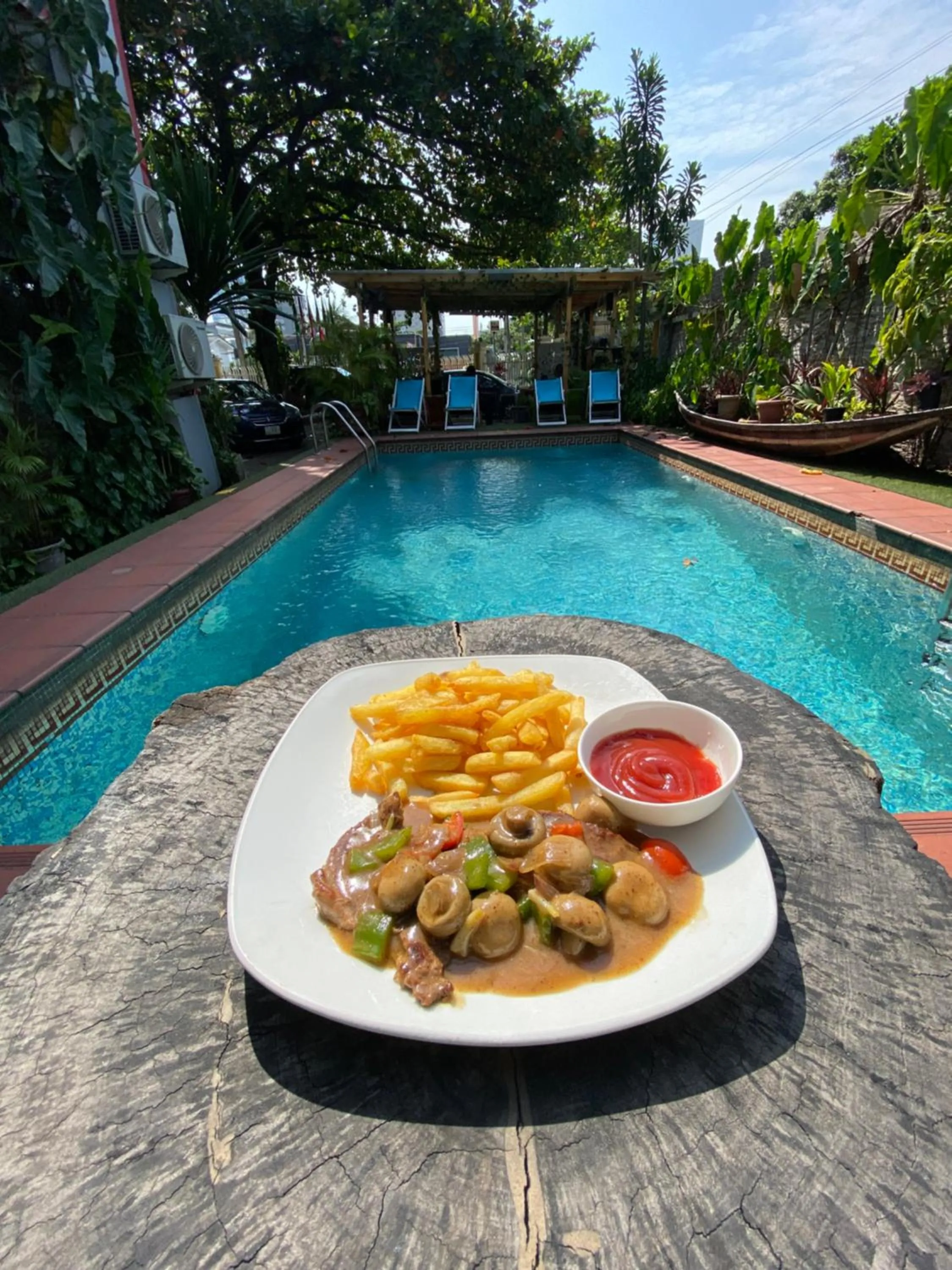 Restaurant/places to eat in Angel Hotel