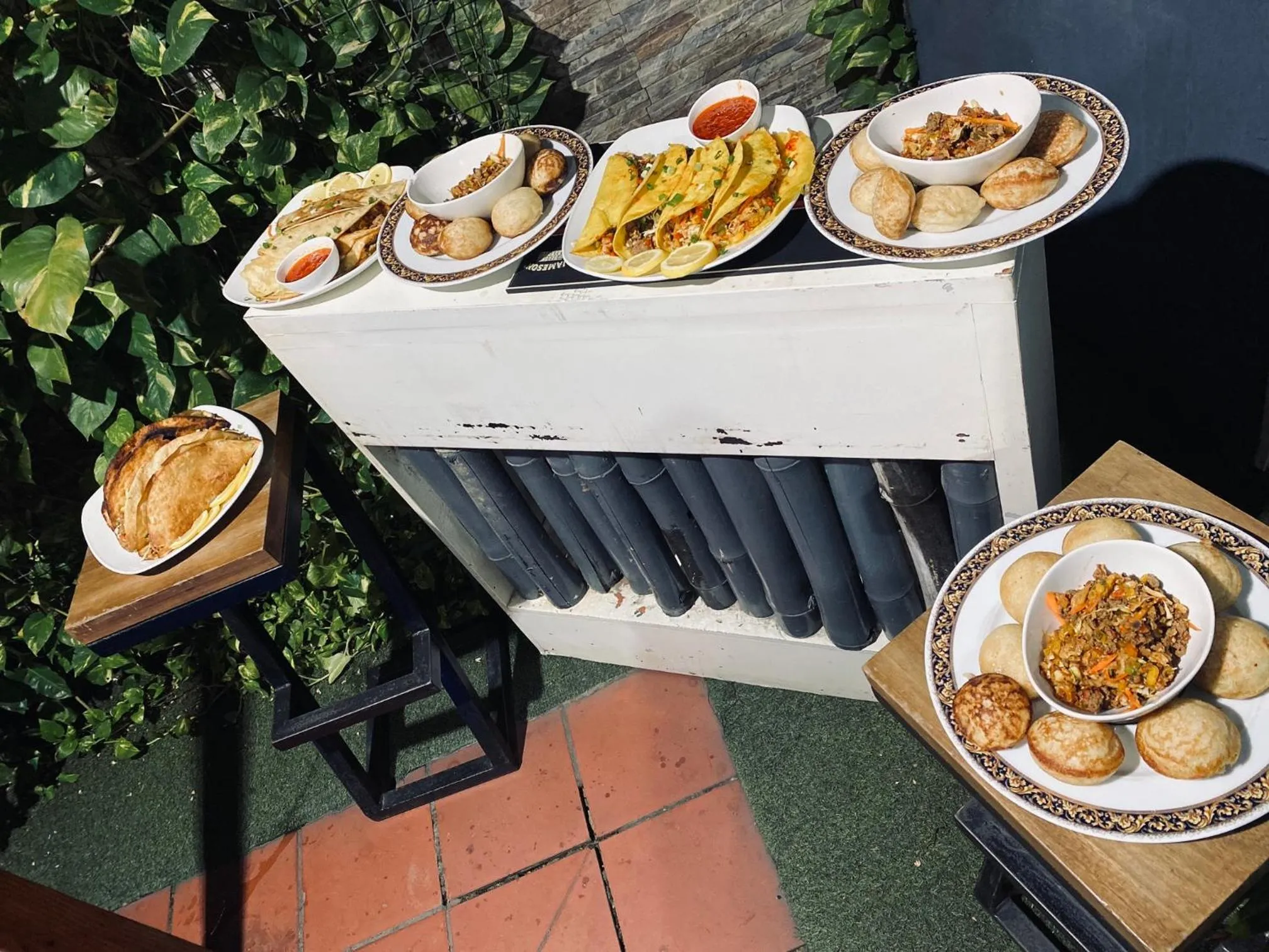 Restaurant/places to eat in Angel Hotel