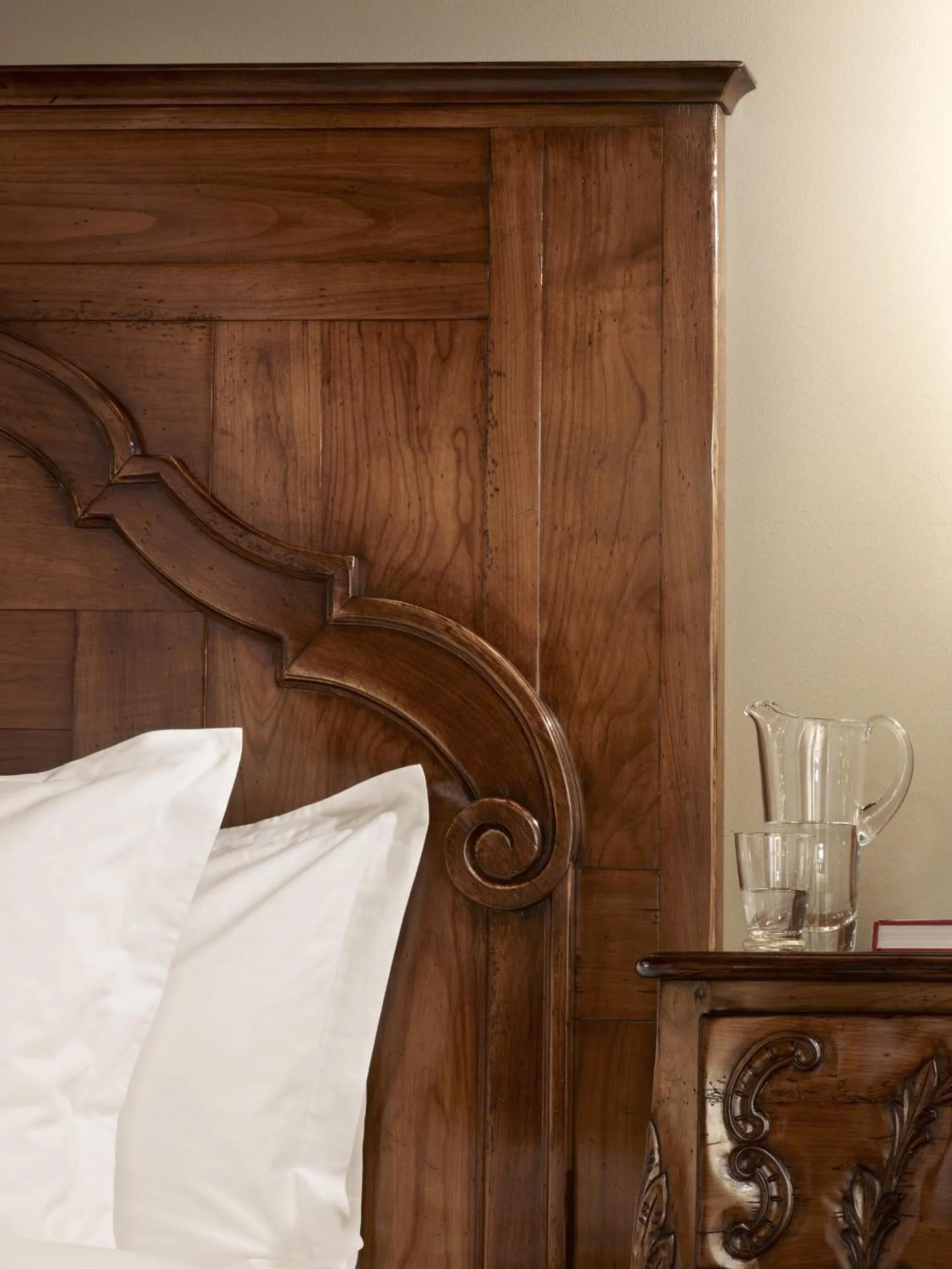 Decorative detail, Bed in Guarda Golf Hotel & Residences