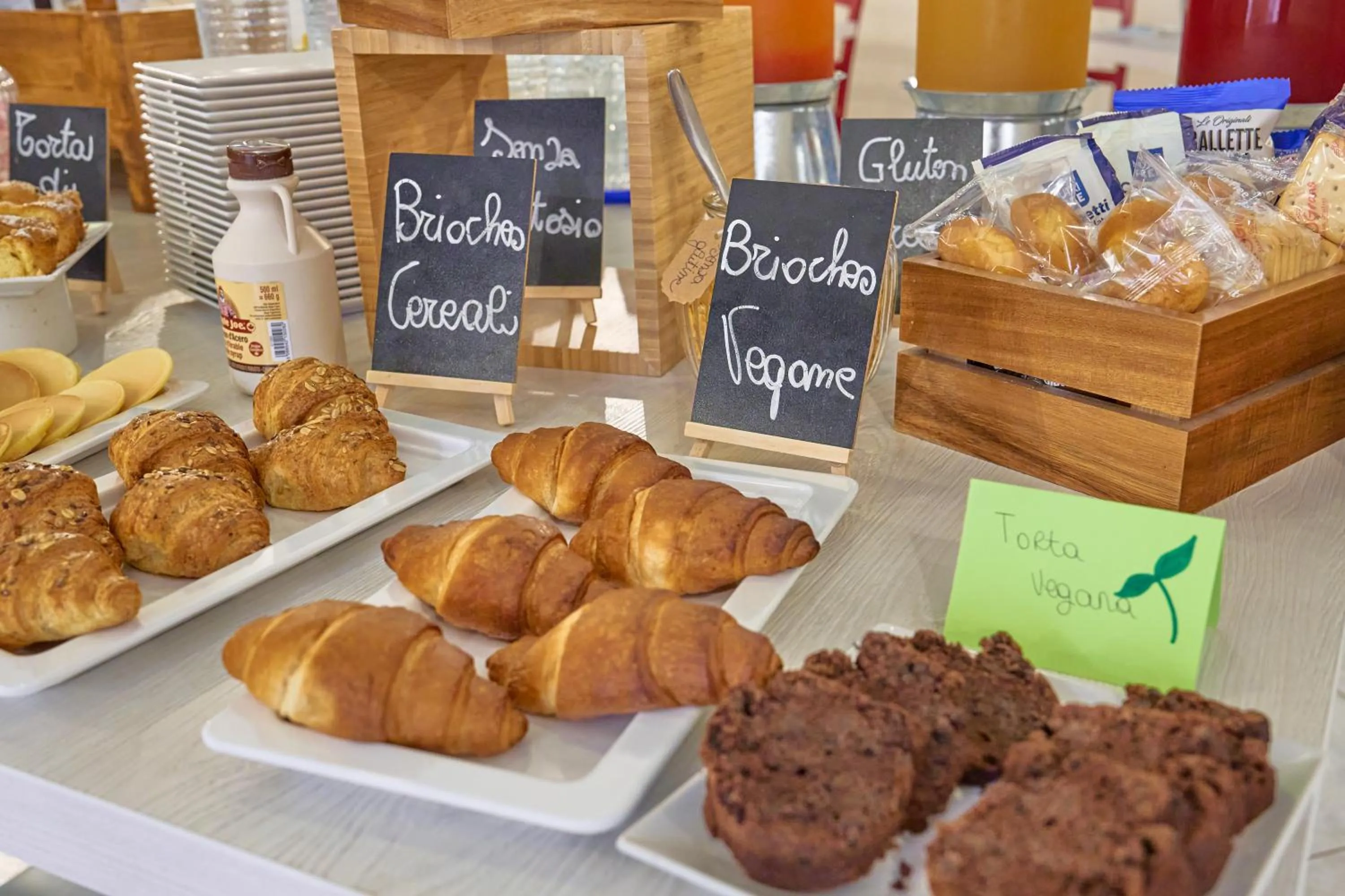 Breakfast in Hotel Acquario