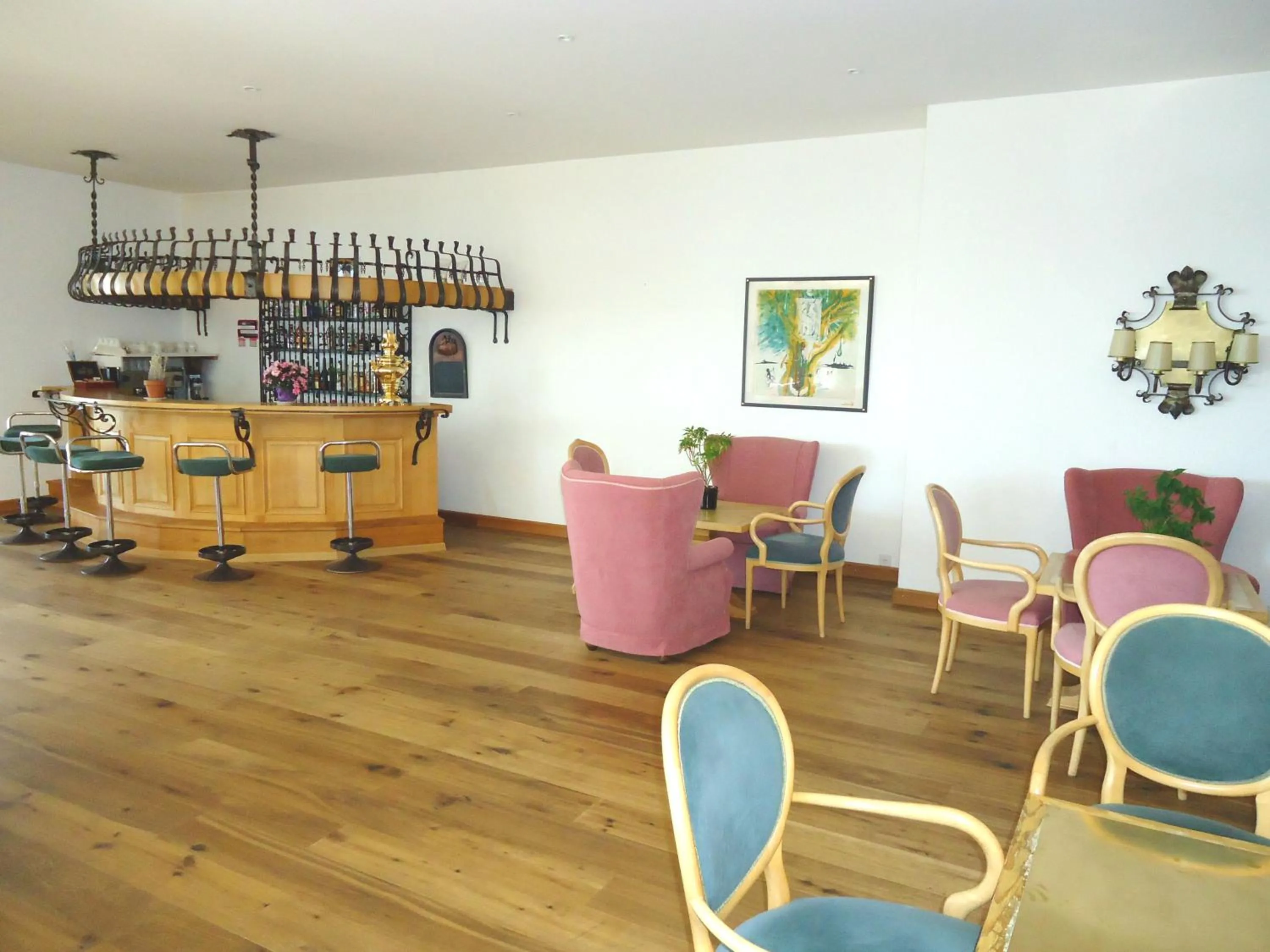 Lounge or bar in Grand Hôtel du Parc
