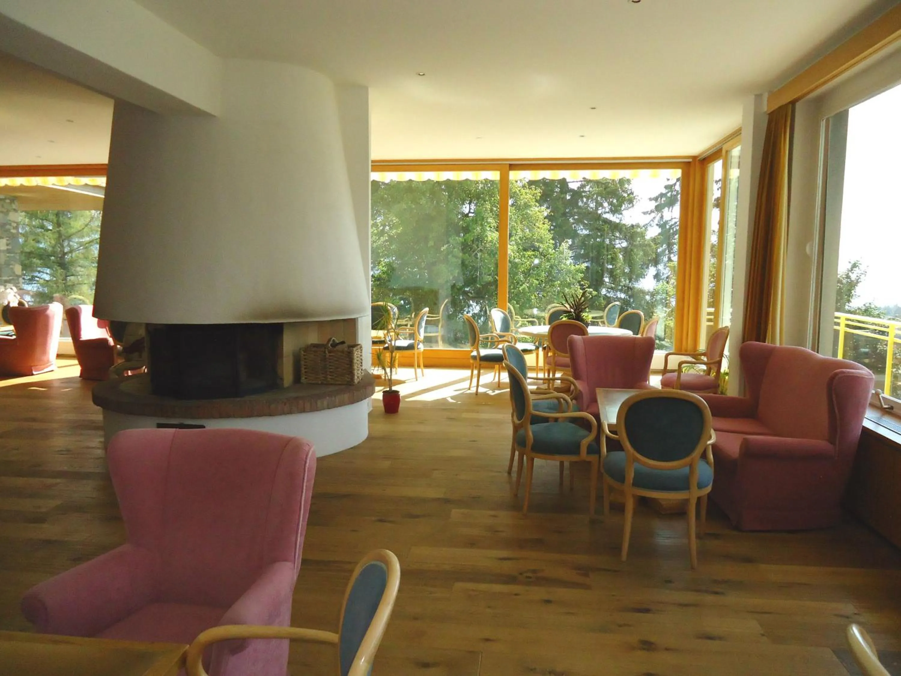 Restaurant/places to eat in Grand Hôtel du Parc