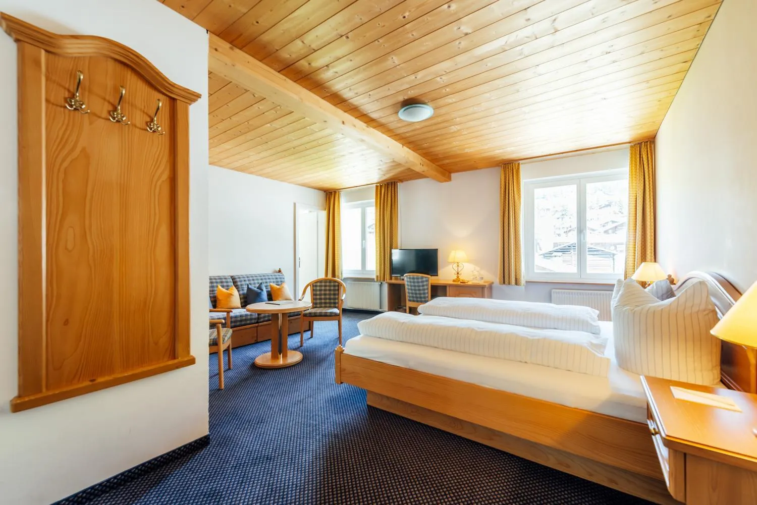 Bedroom, Bed in Hotel-Restaurant Bellevue