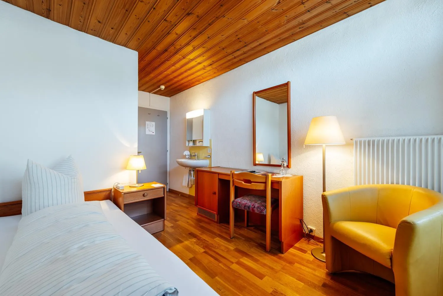 Single Room Economy - single occupancy in Hotel-Restaurant Bellevue