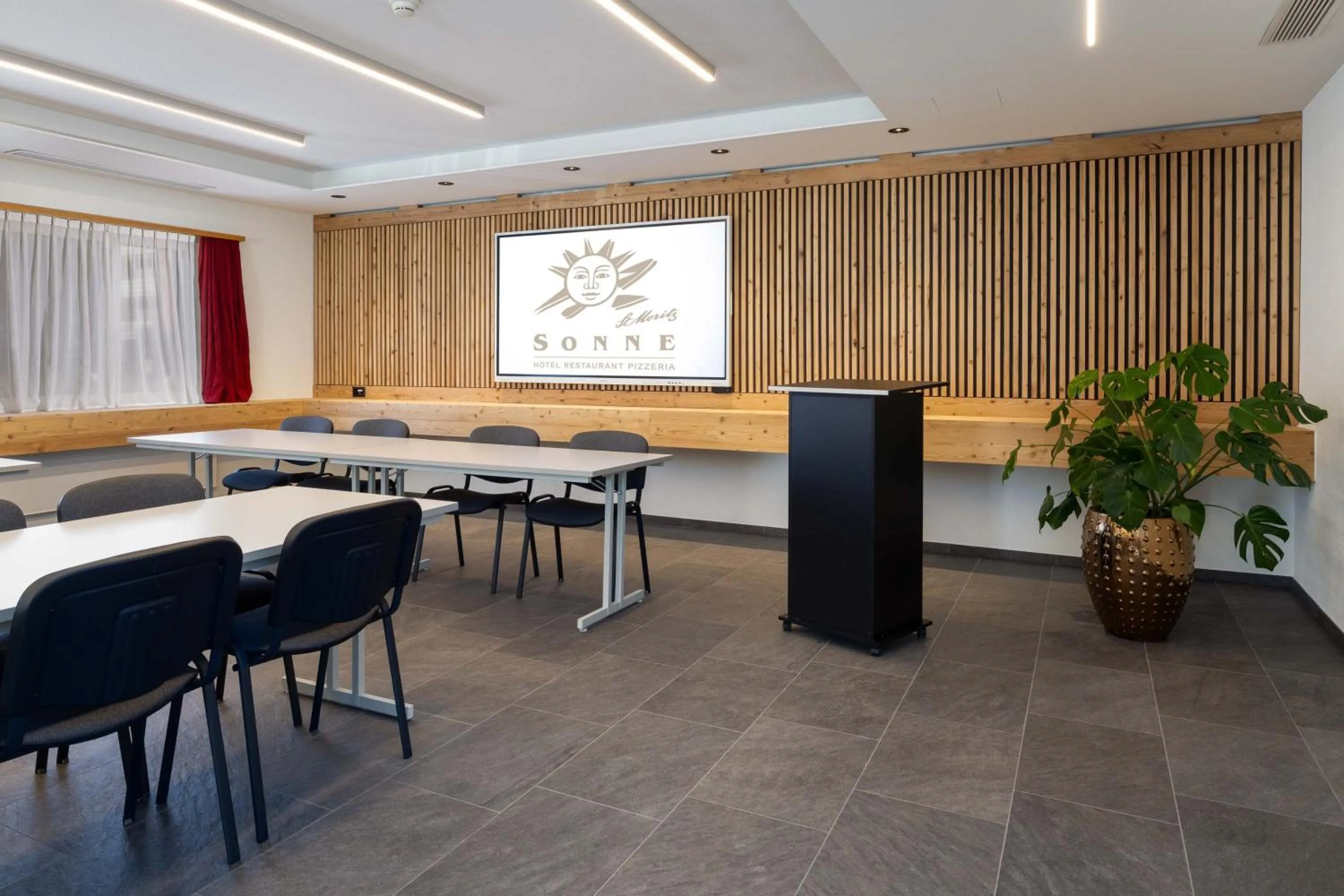 Business facilities in Hotel Sonne St. Moritz 3* Superior