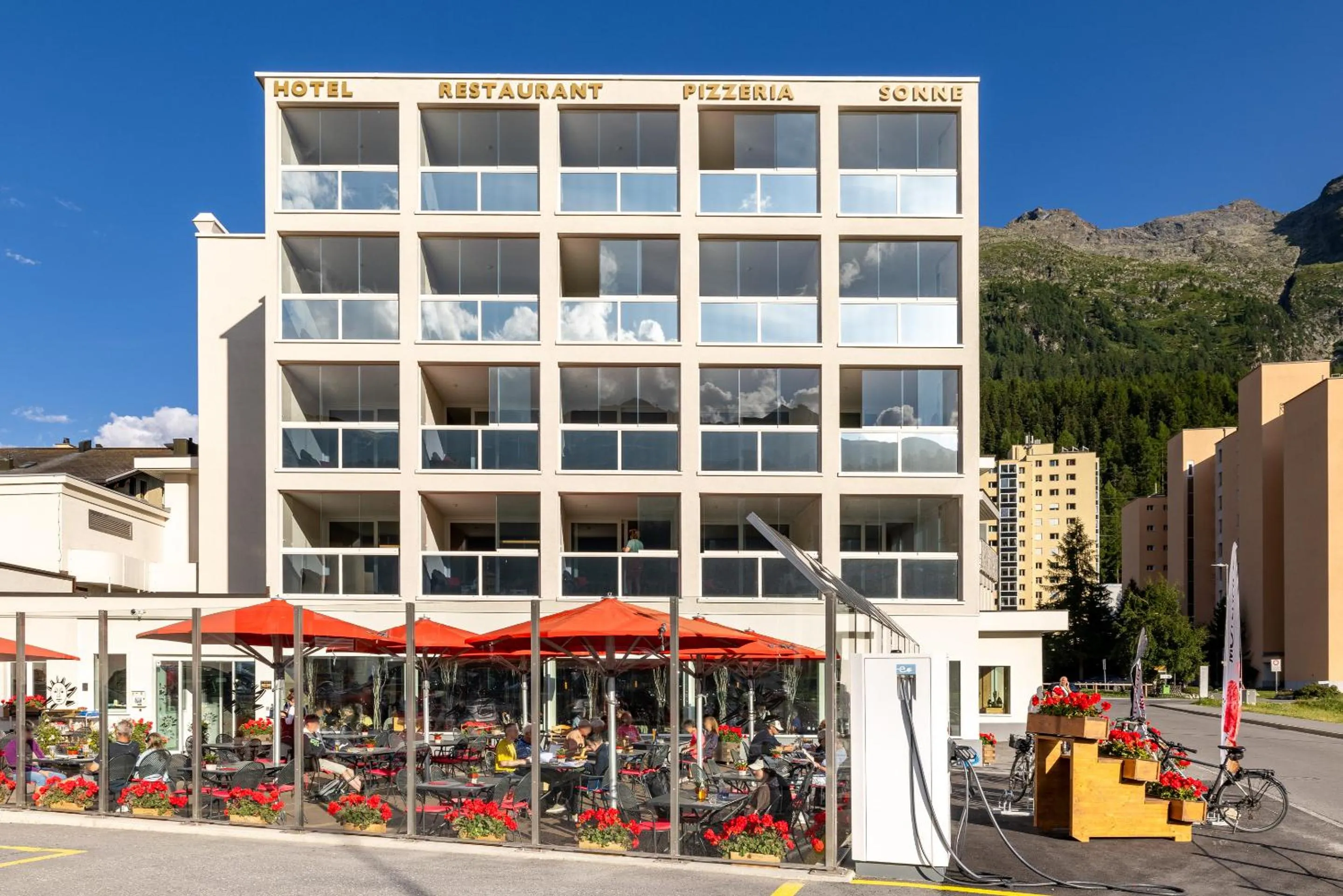 Property building in Hotel Sonne St. Moritz 3* Superior