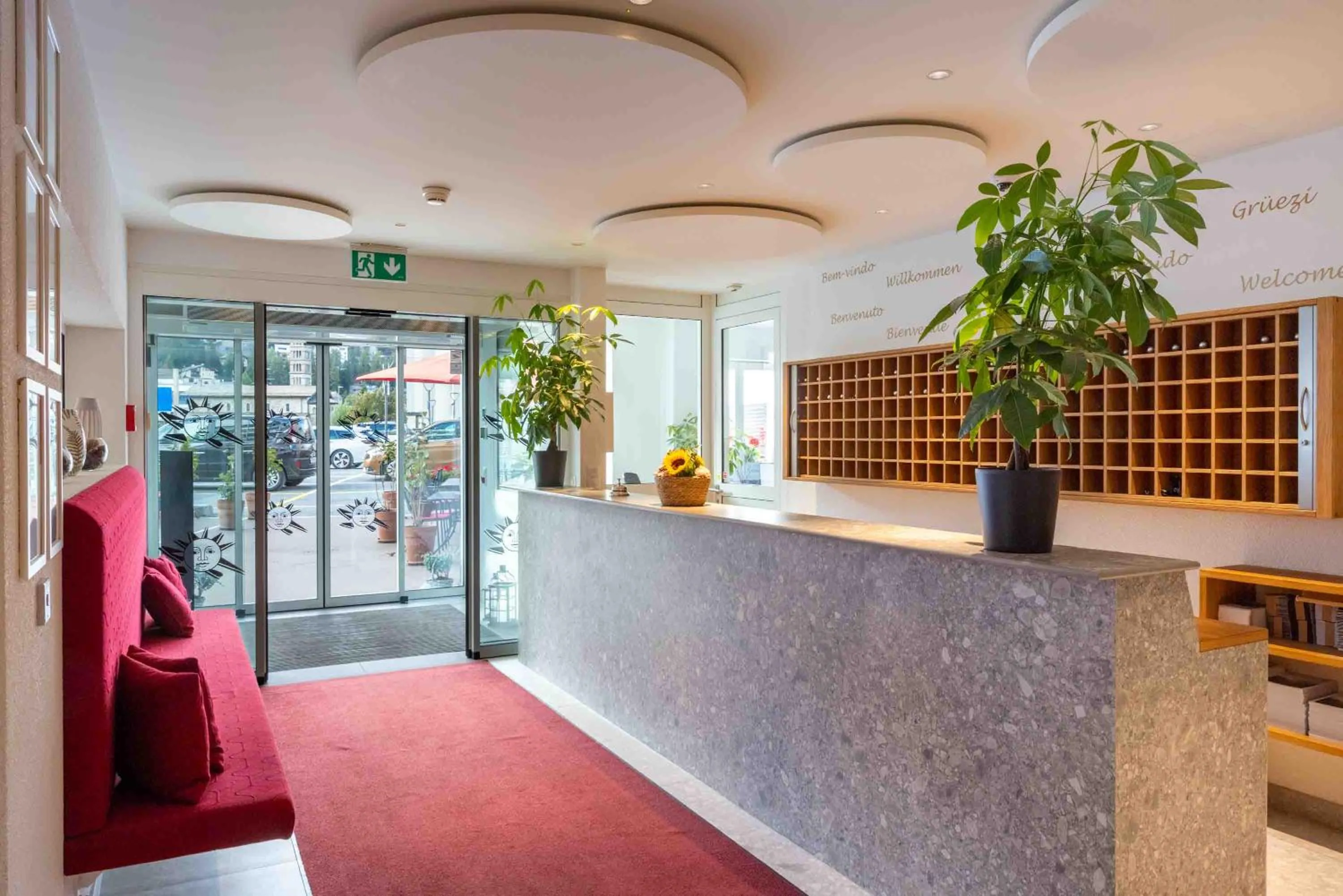 Lobby or reception in Hotel Sonne St. Moritz 3* Superior