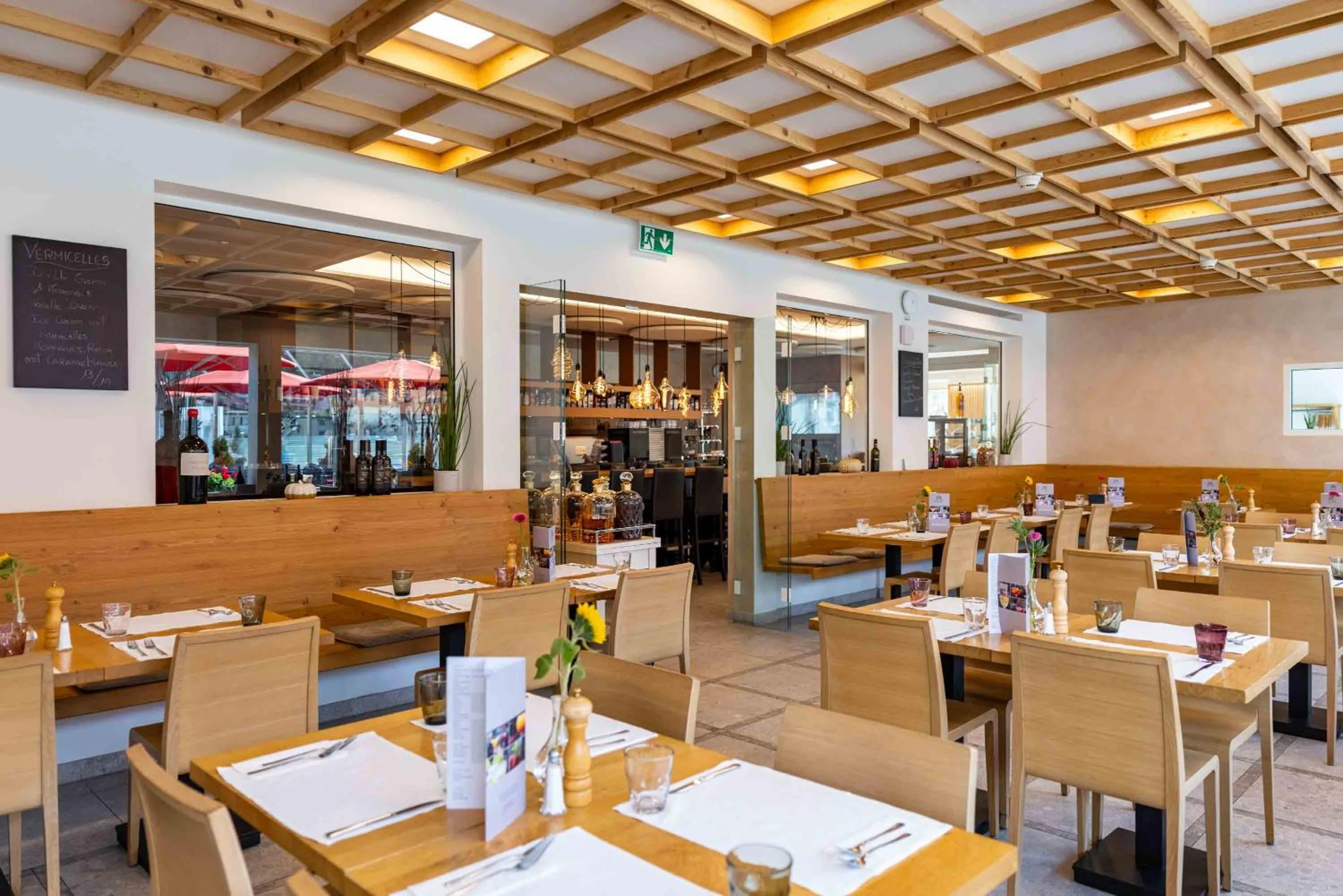 Restaurant/places to eat in Hotel Sonne St. Moritz 3* Superior