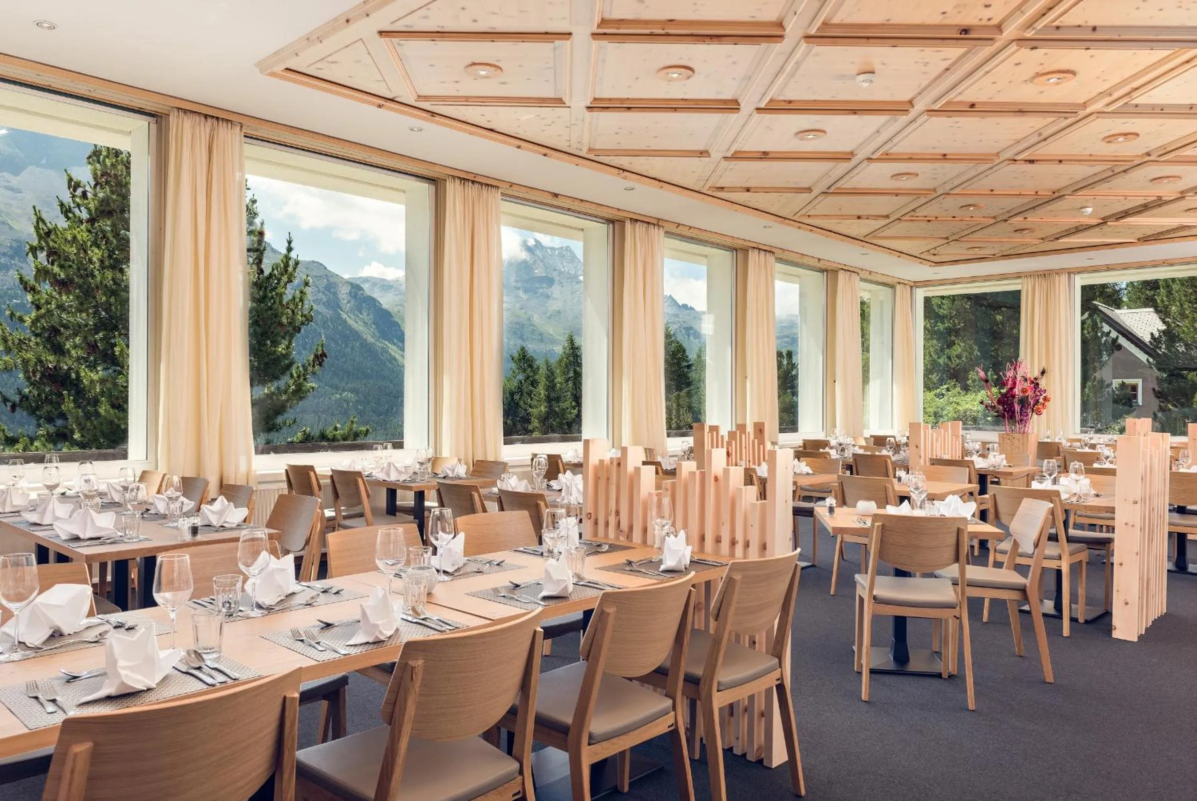 Restaurant/places to eat in Hostel by Randolins