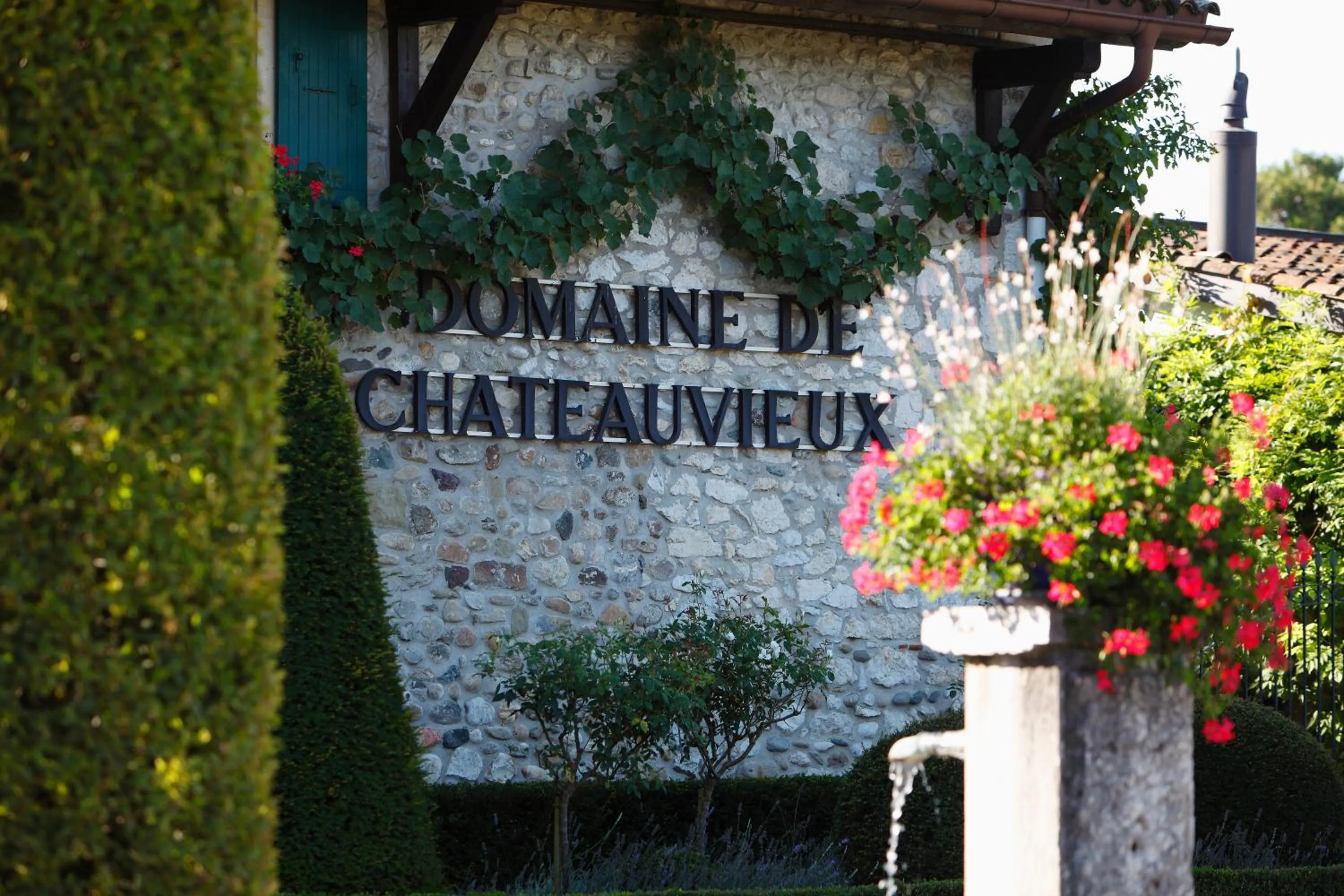 Property building in Domaine de Châteauvieux