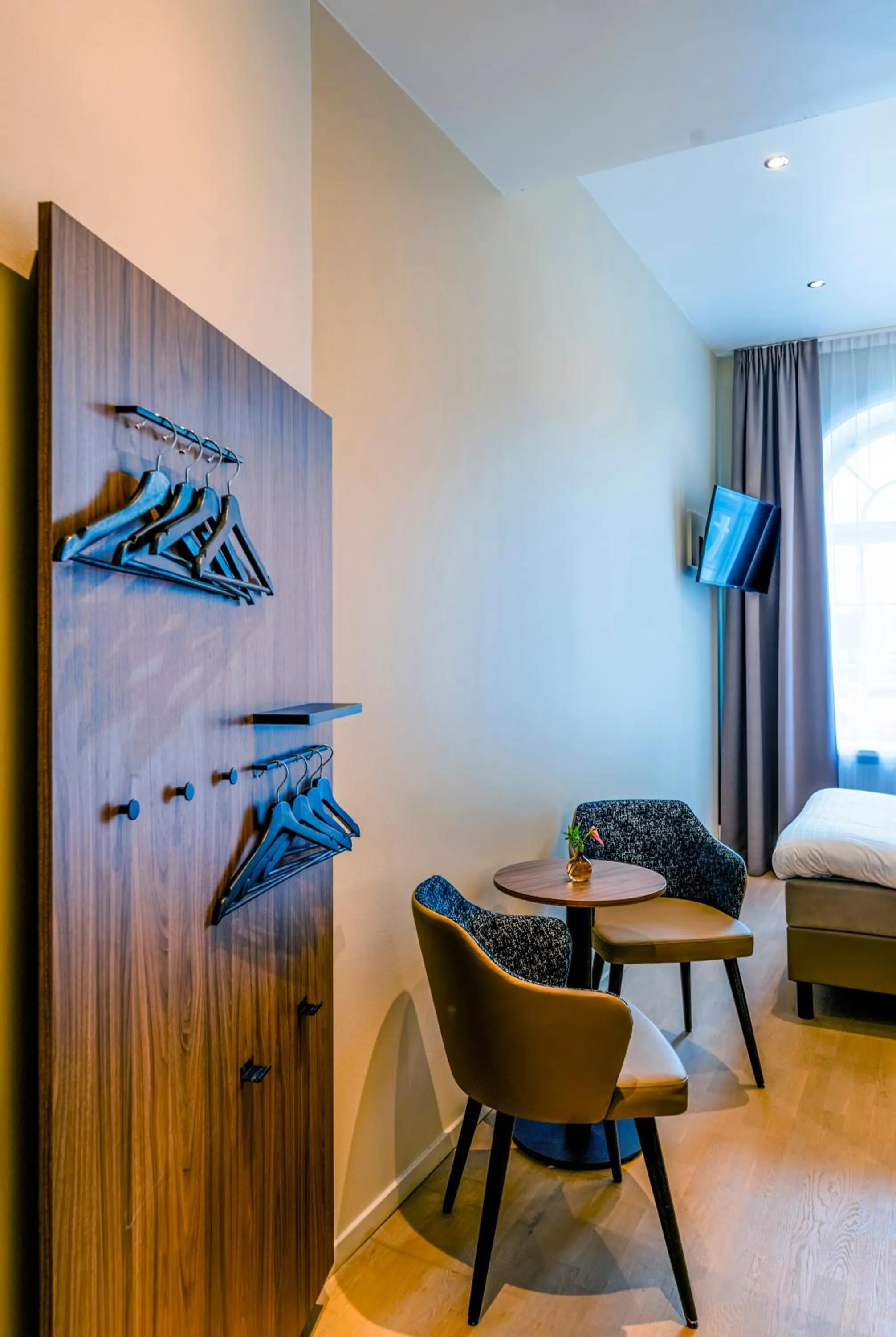 wardrobe, Bed in Best Western Hotel Karlaplan