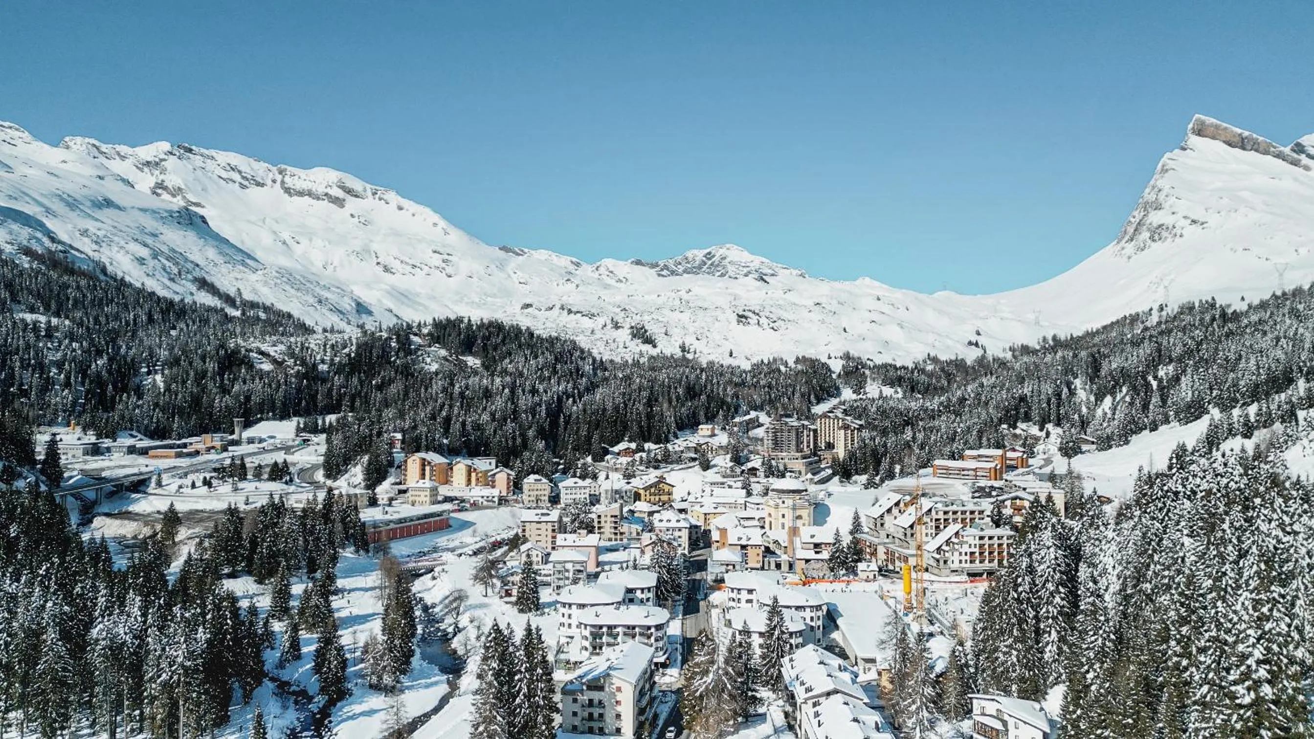 Property building in Hotel Brocco & Posta