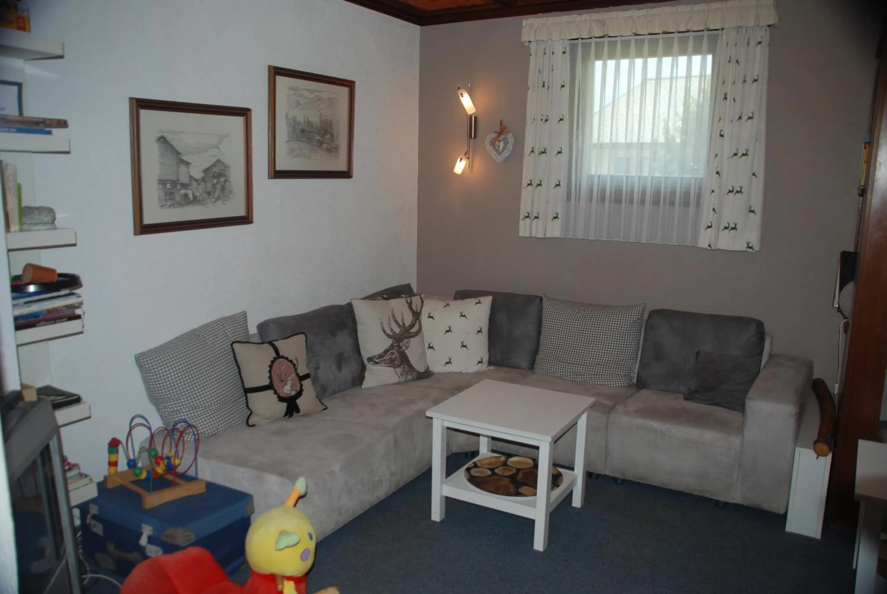 Communal lounge/ TV room in Hotel Garni Jägerhof