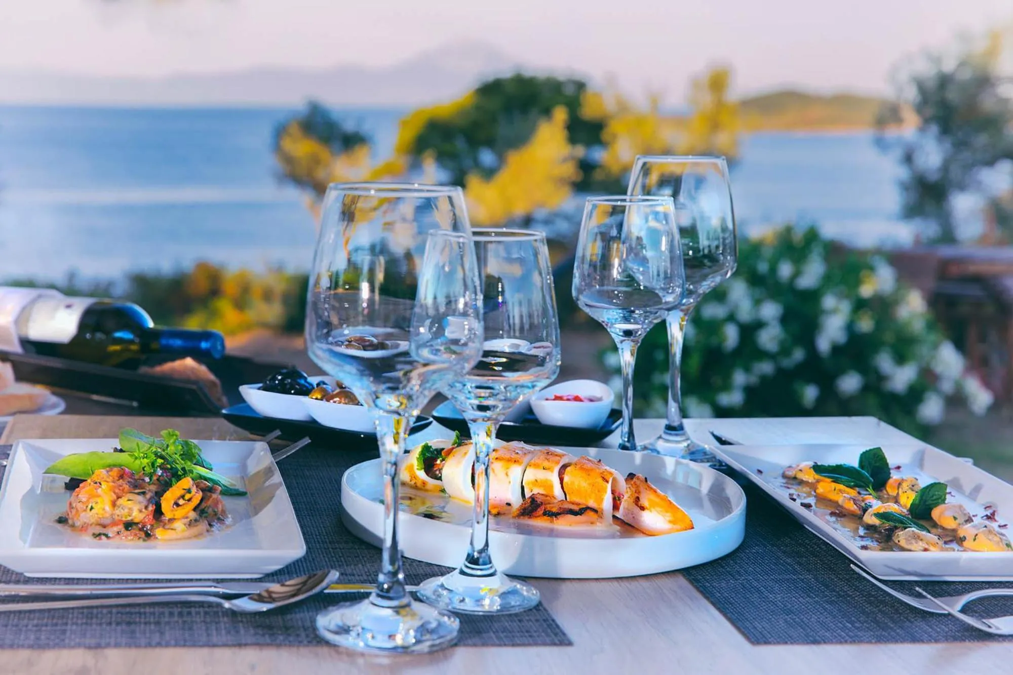 Restaurant/places to eat in Heos Accommodation