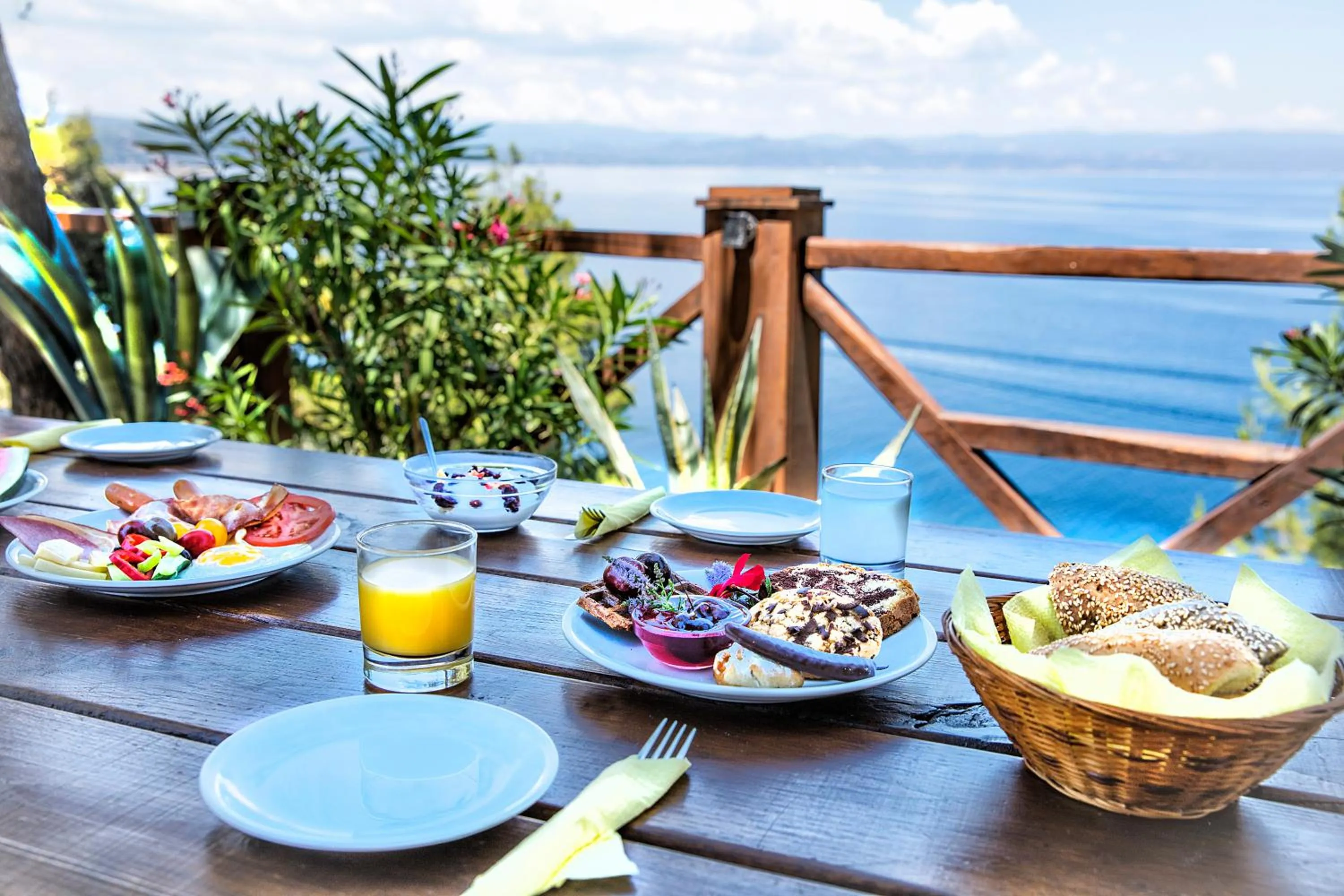 Continental breakfast in Heos Accommodation