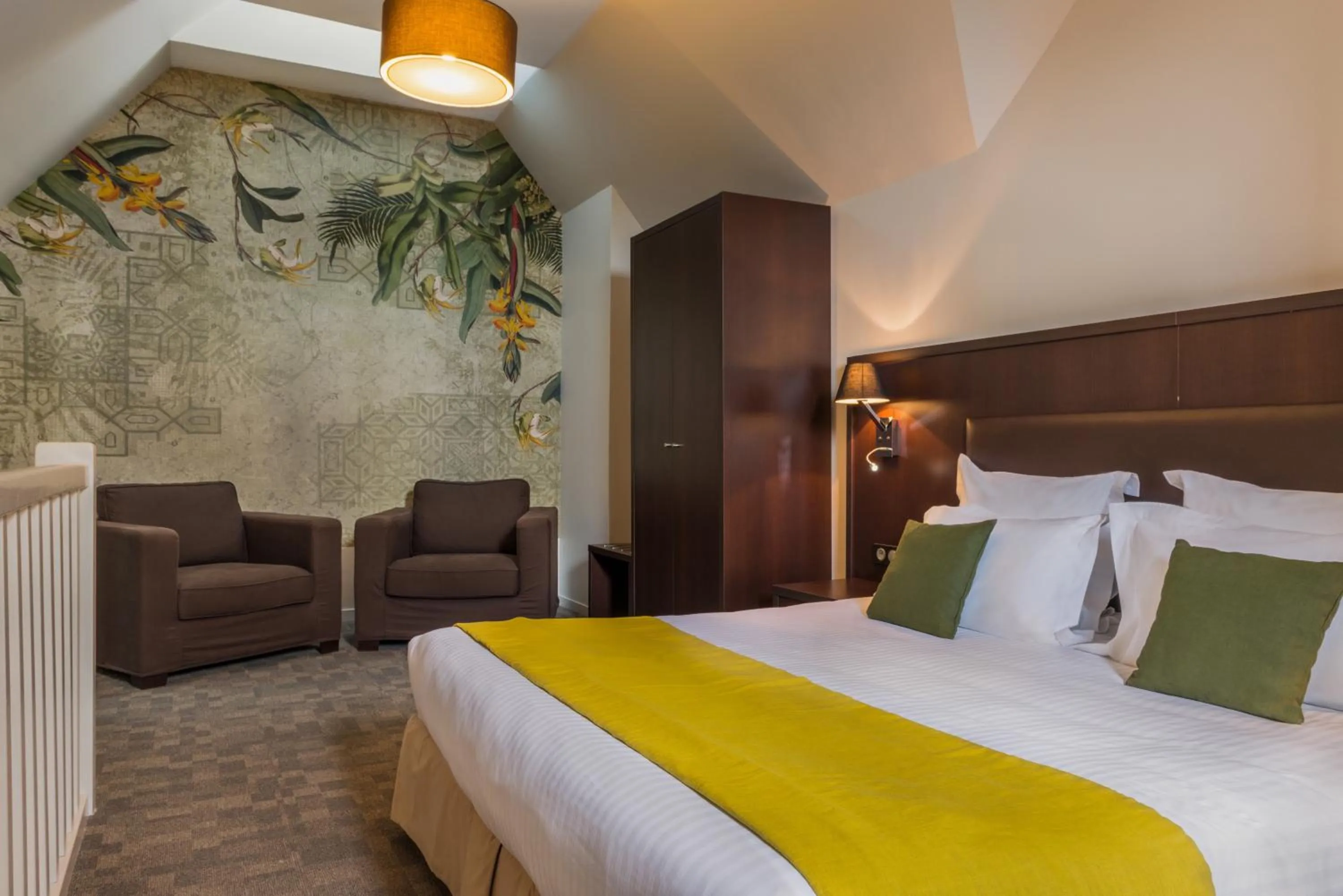 Bed in Manoir de Kerhuel de Quimper