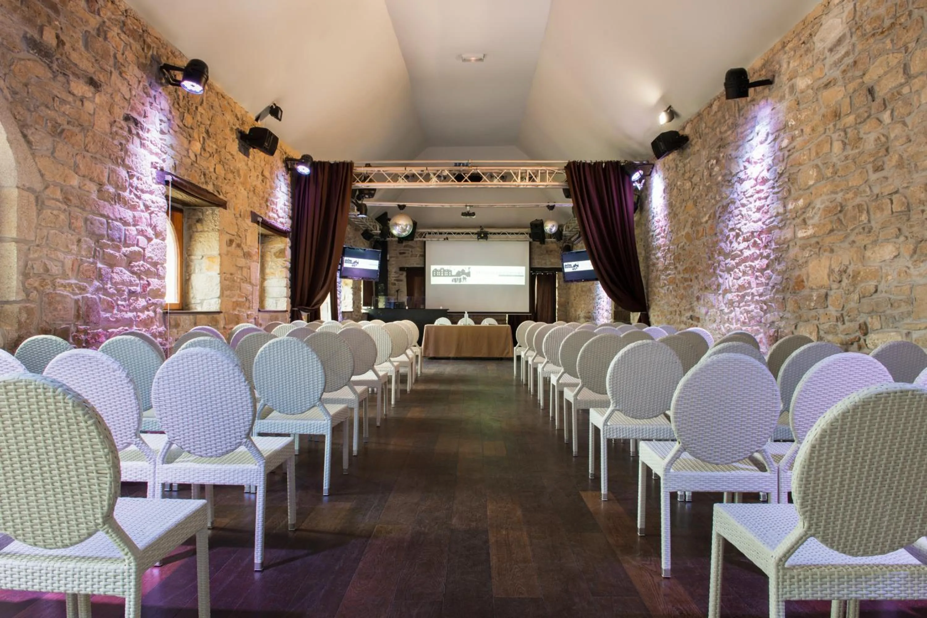 Business facilities in Manoir de Kerhuel de Quimper