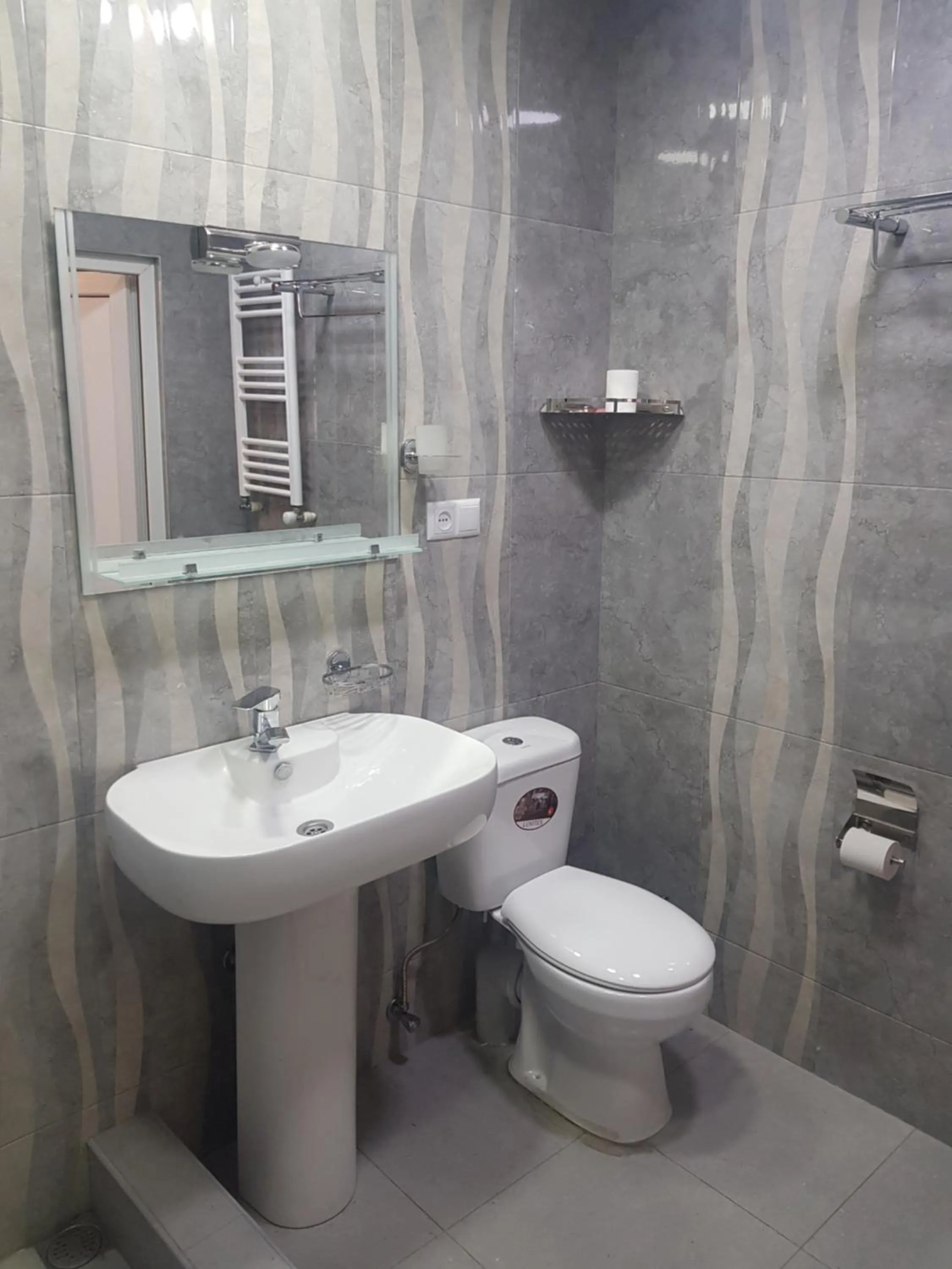 Bathroom in Hotel Mariana