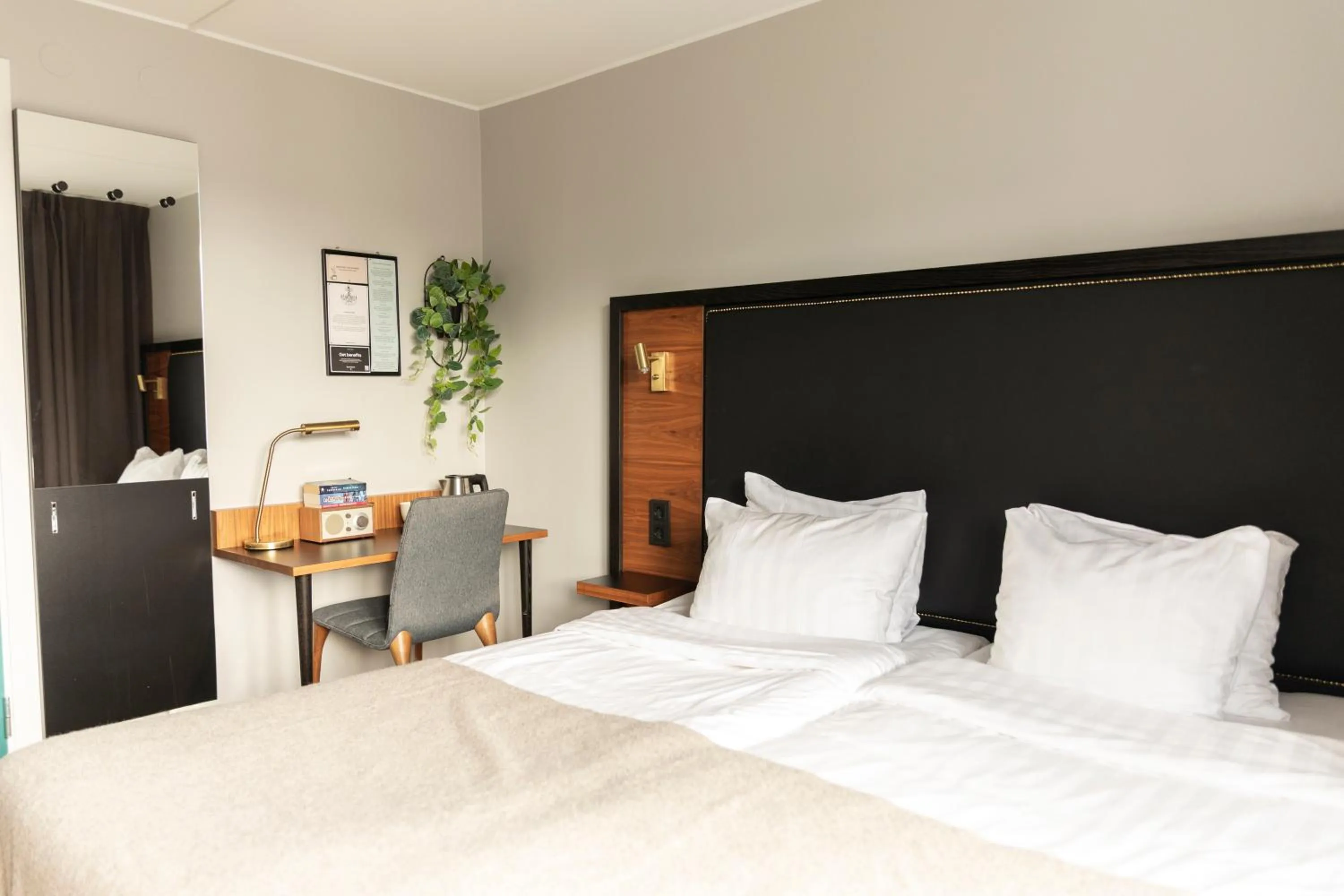 Bed in Home Hotel Tapto