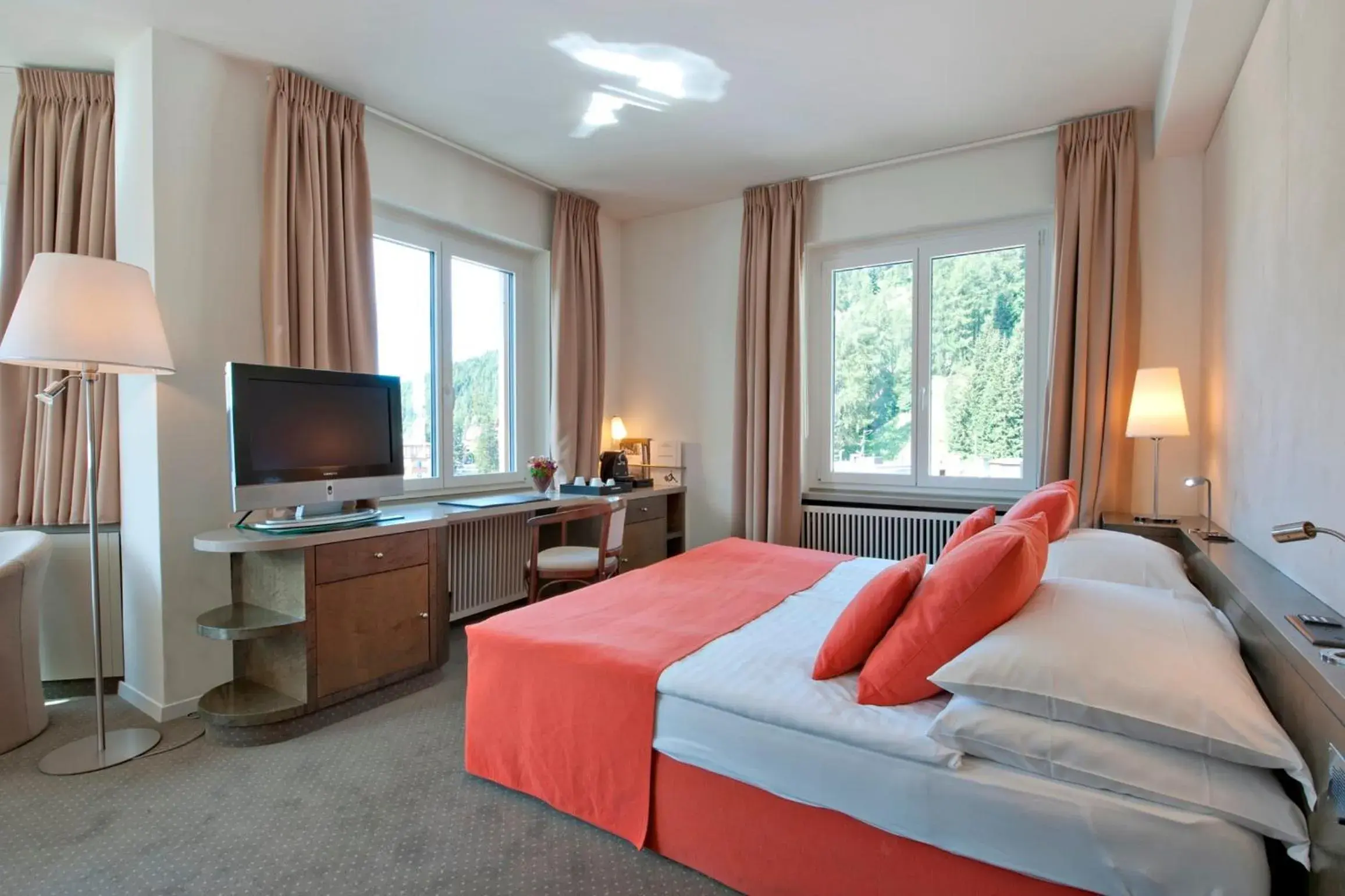 Photo of the whole room, Bed in Hotel Schweizerhof St. Moritz Photo of the whole room, Bed in Hotel Schweizerhof St. Moritz