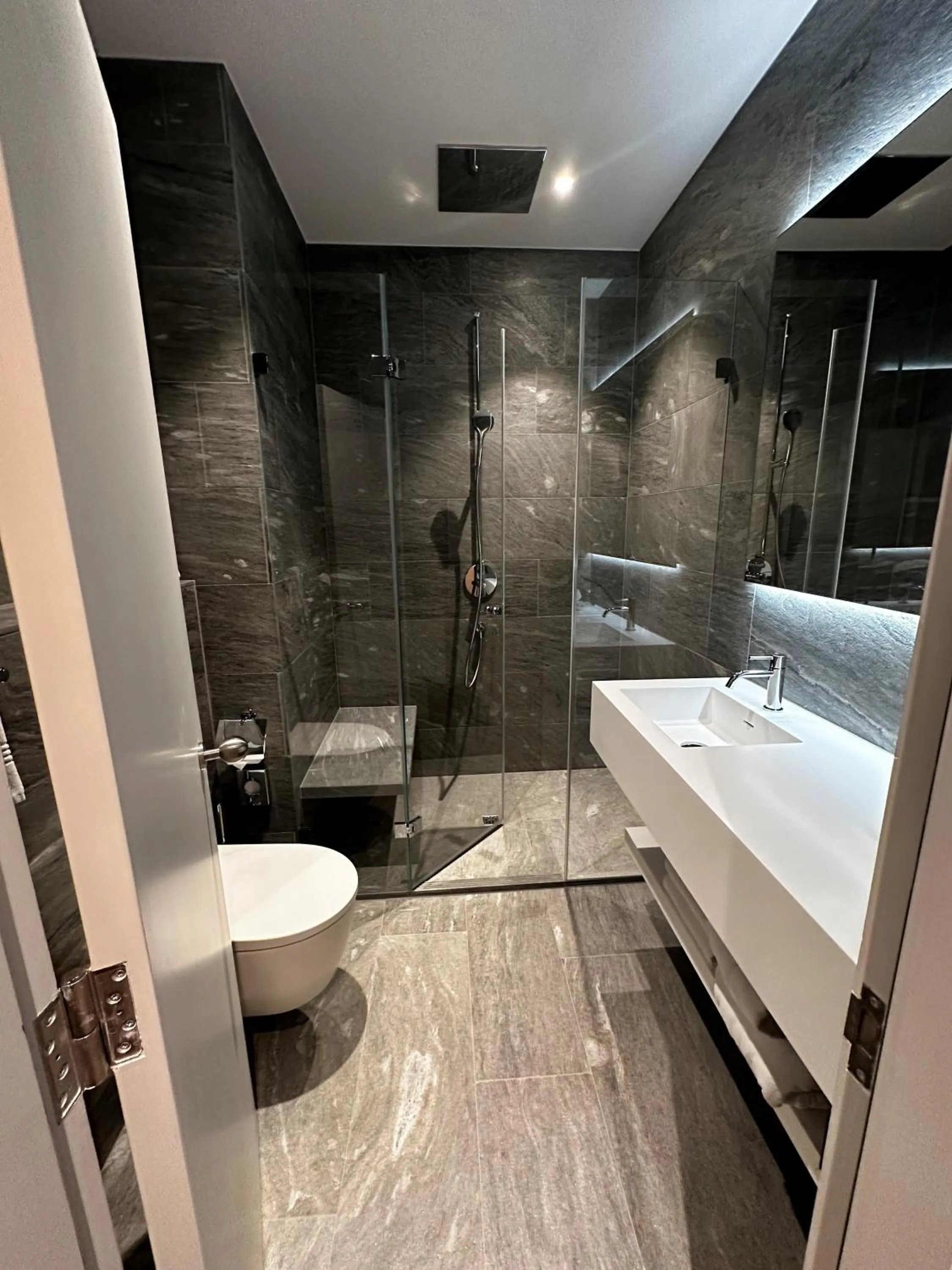 Shower in Hotel Schweizerhof St. Moritz