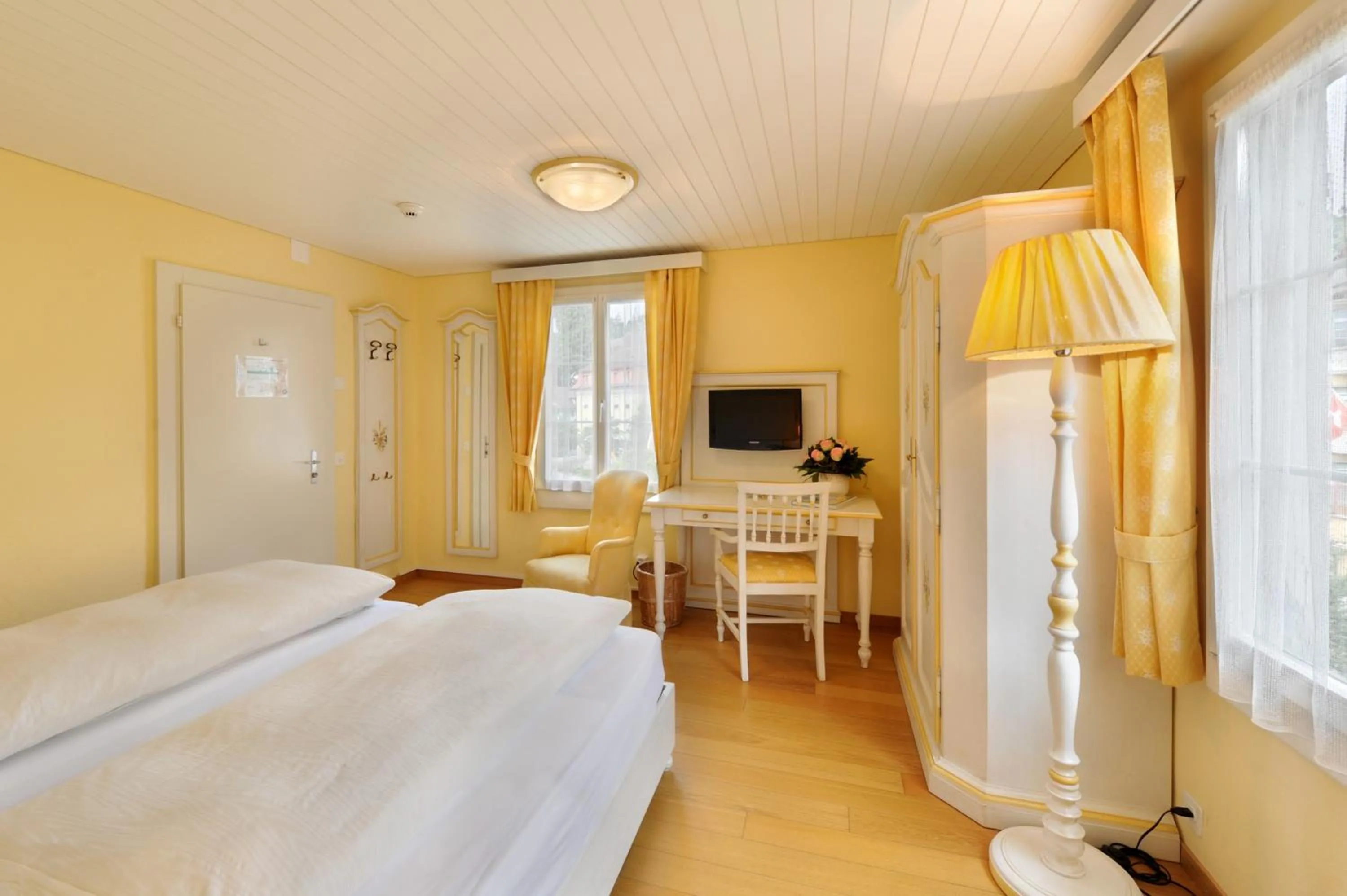 Photo of the whole room, Bed in Seehof Hotel Du Lac