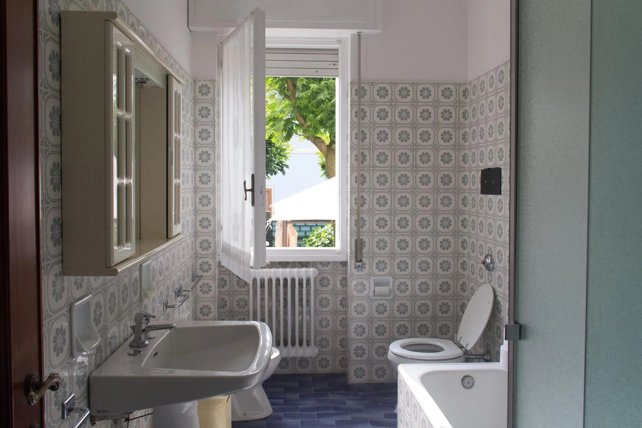 Shower in Il Giardino