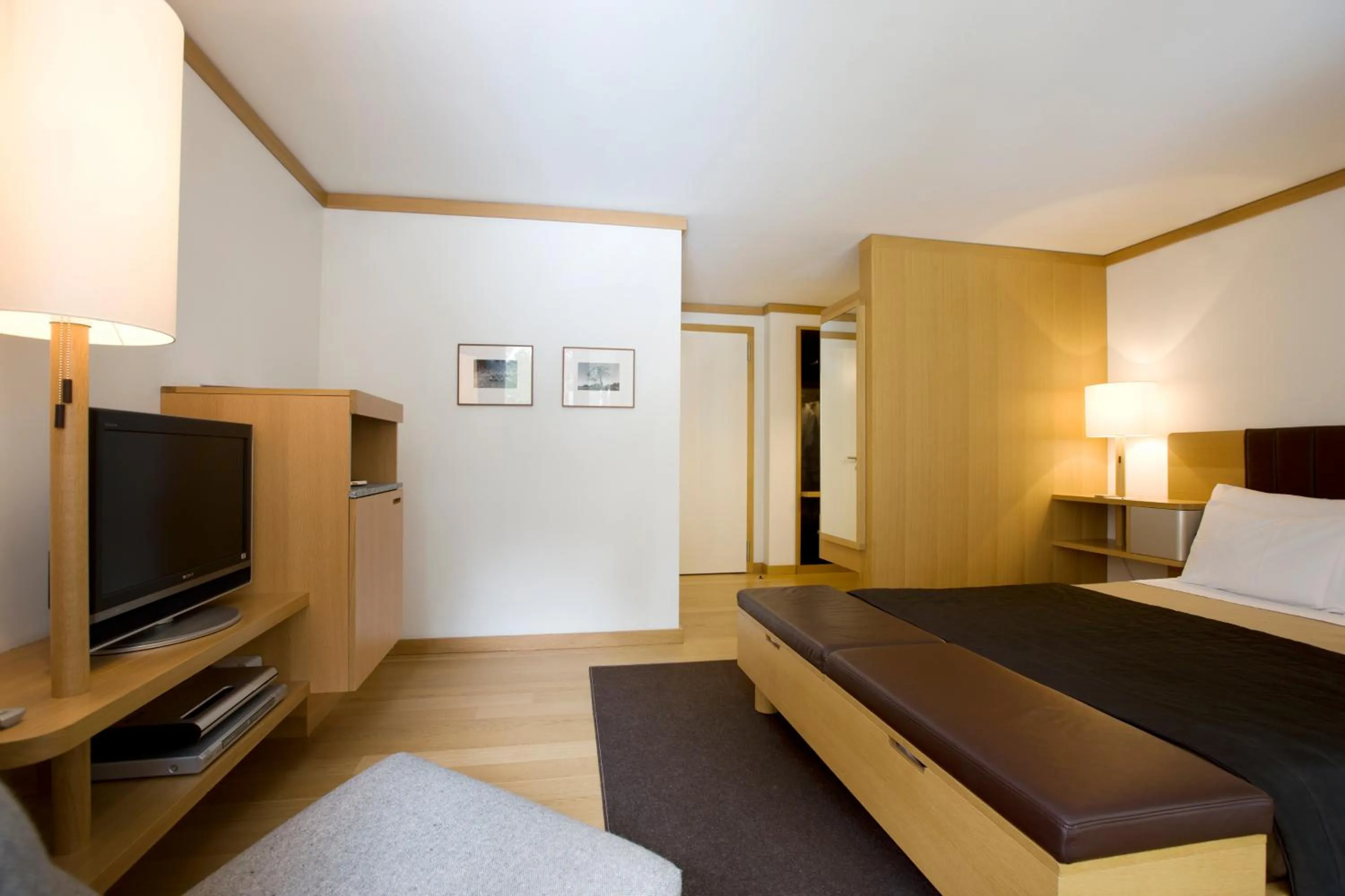 Photo of the whole room, Bed in The Omnia