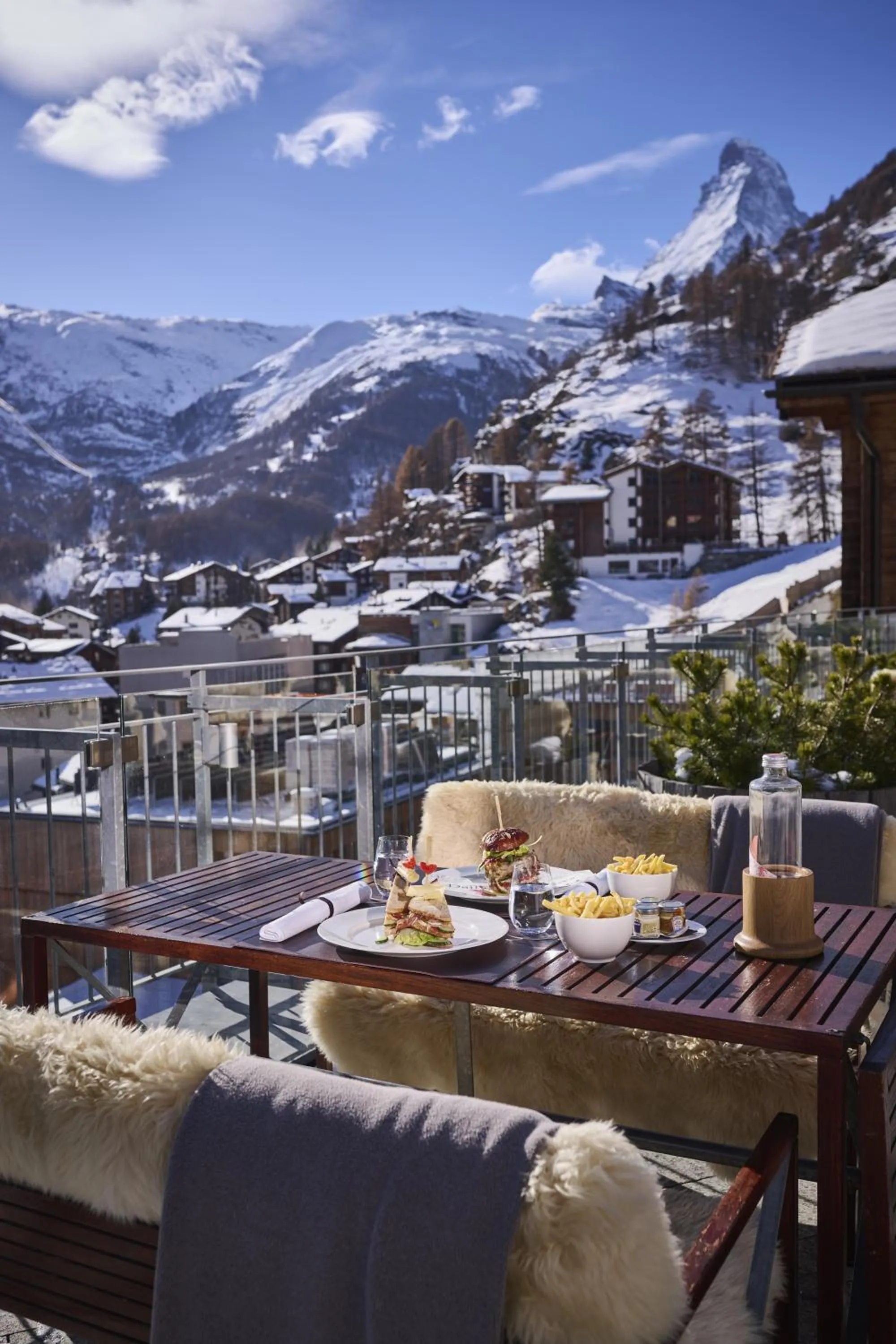 Restaurant/places to eat in The Omnia