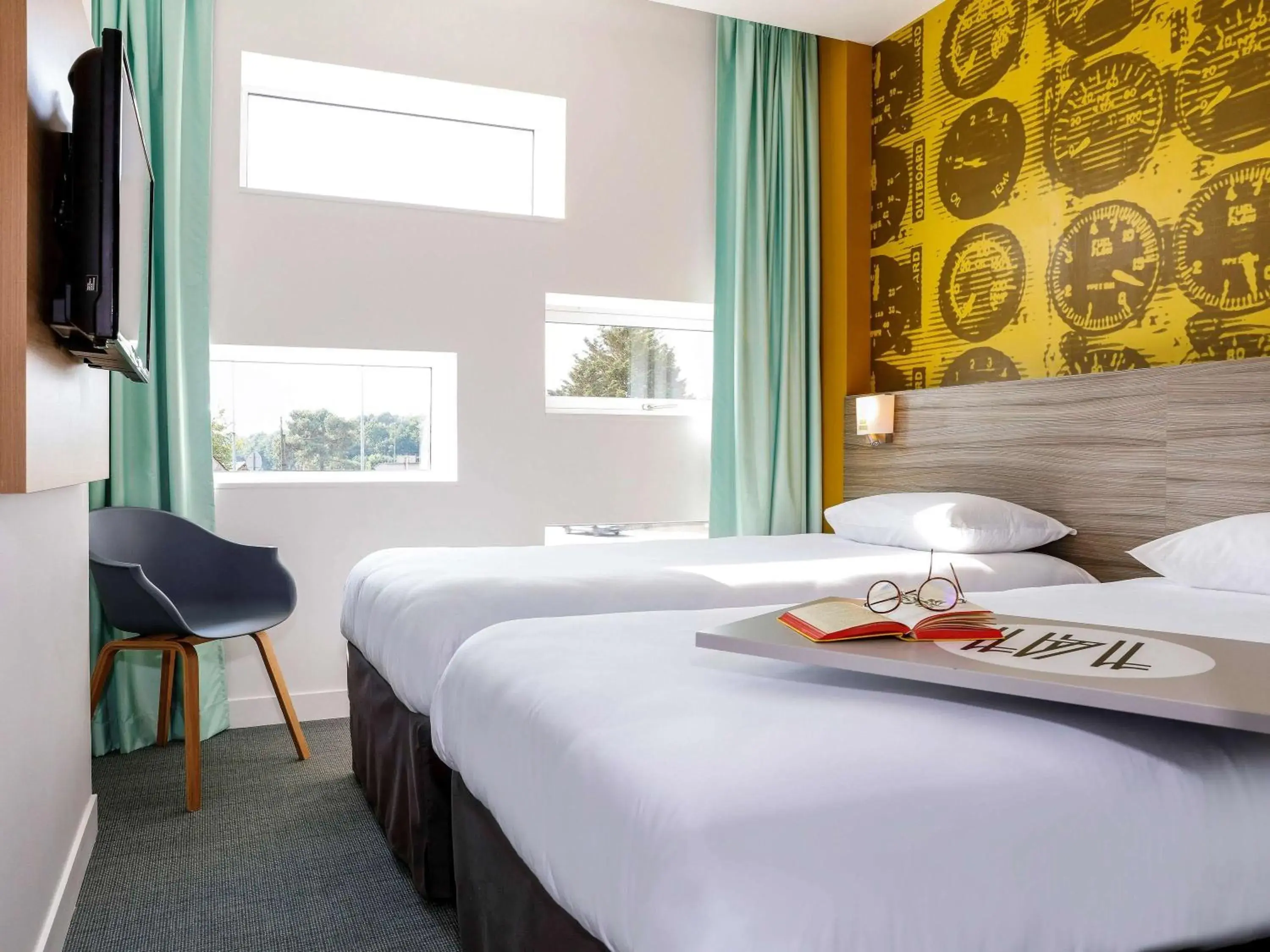 Photo of the whole room, Bed in ibis Styles Le Mans Sud Mulsanne Photo of the whole room, Bed in ibis Styles Le Mans Sud Mulsanne