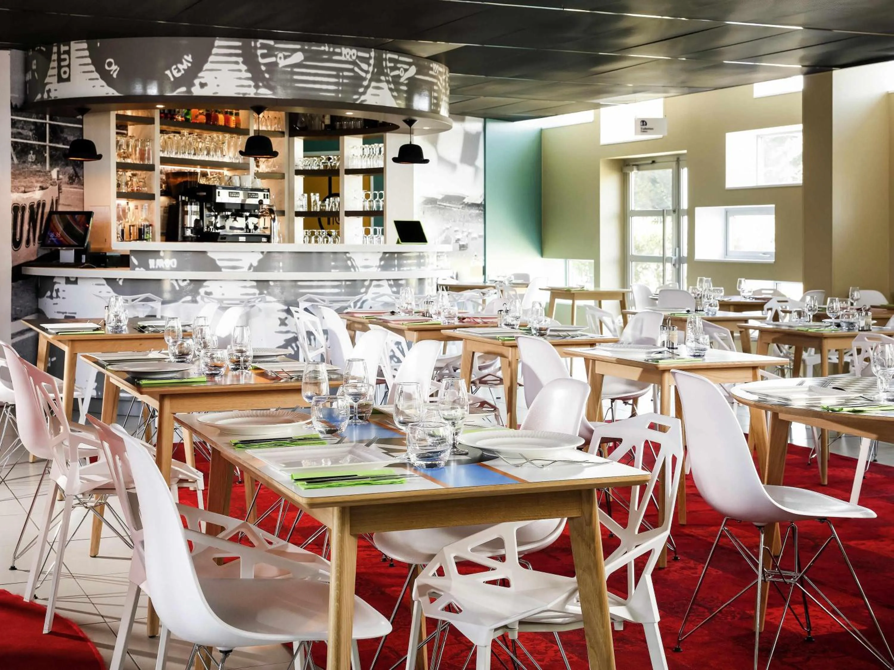 Lounge or bar in ibis Styles Le Mans Sud Mulsanne