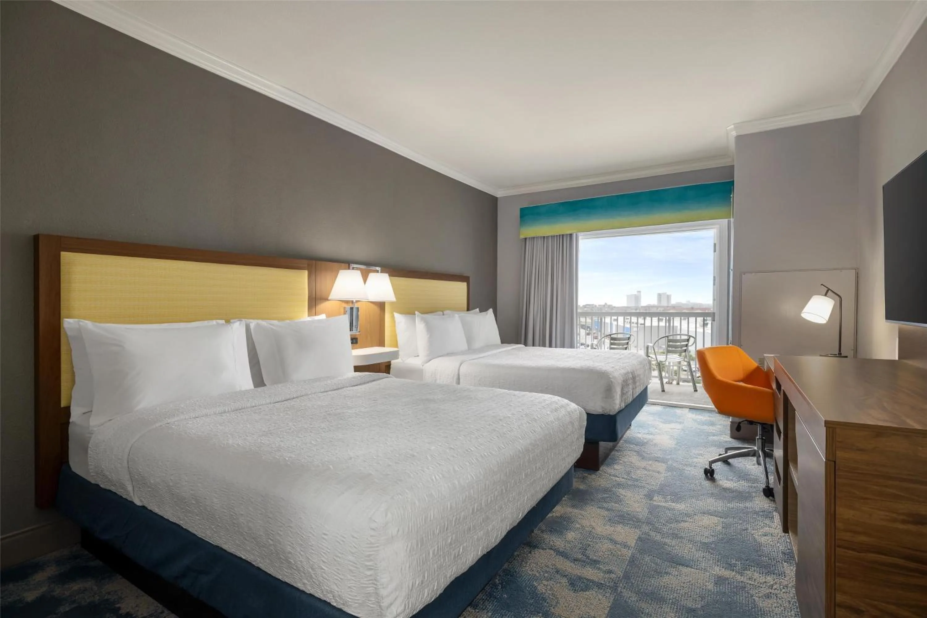 Bed in Hampton Inn & Suites Galveston