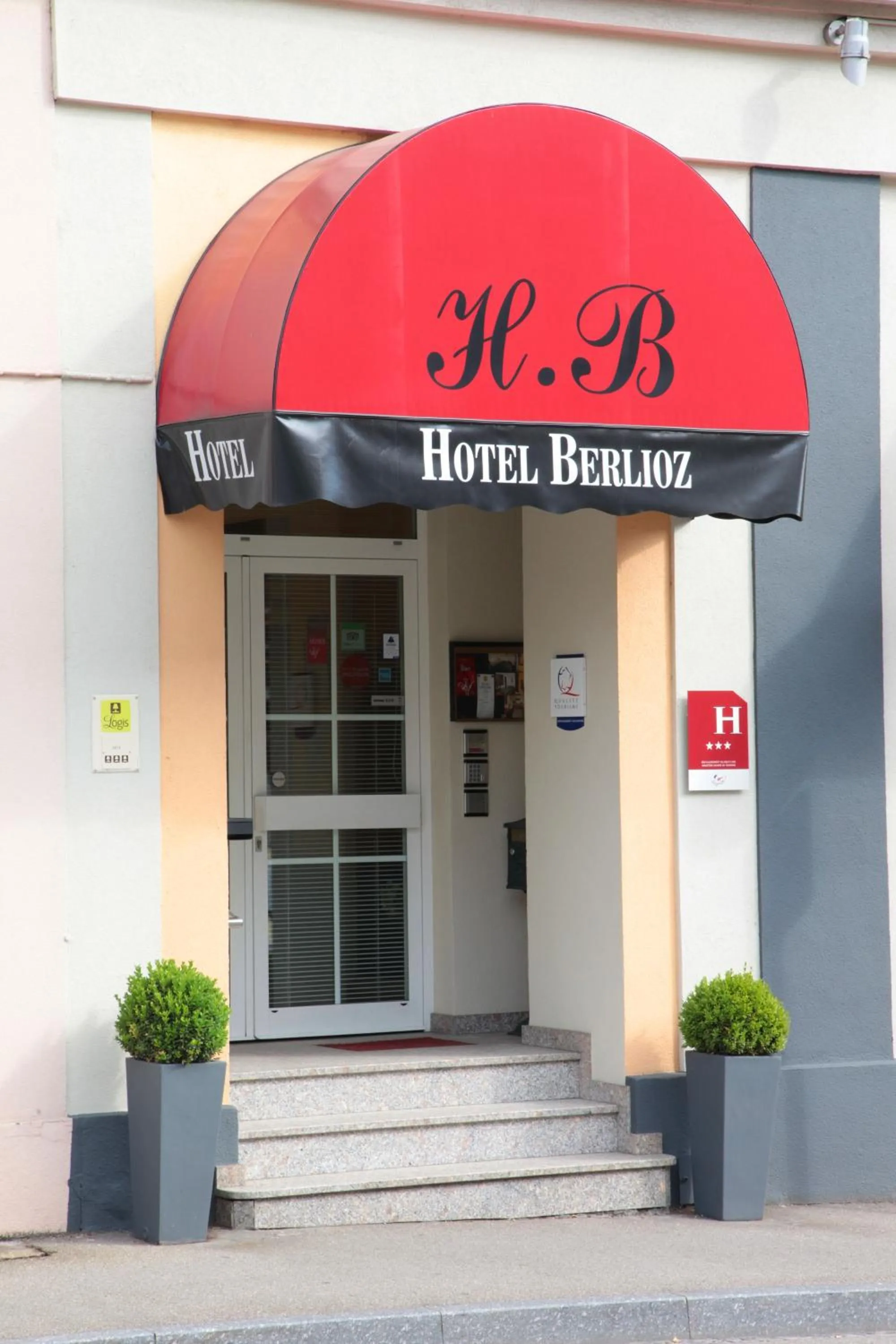 Facade/entrance in Hotel Berlioz EuroAirport Basel - Mulhouse - Freiburg