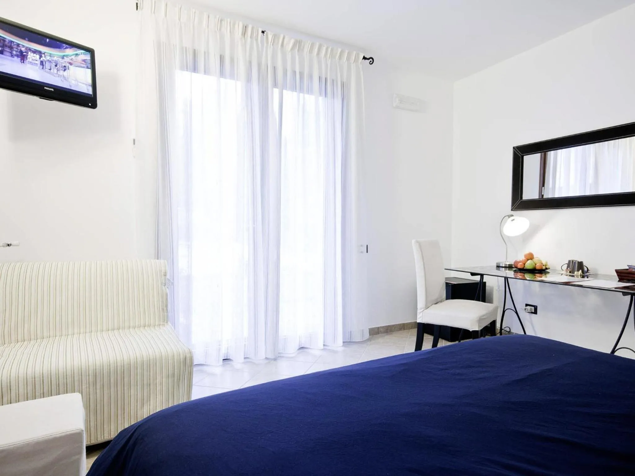 Photo of the whole room, Bed in Pian di luna