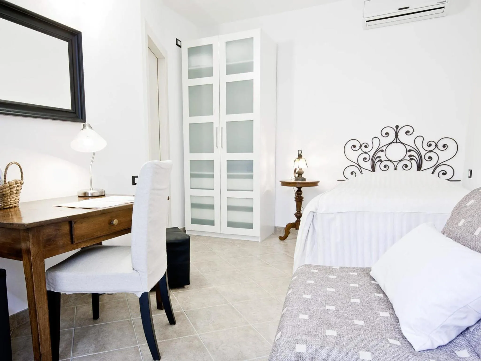 Photo of the whole room, Bed in Pian di luna