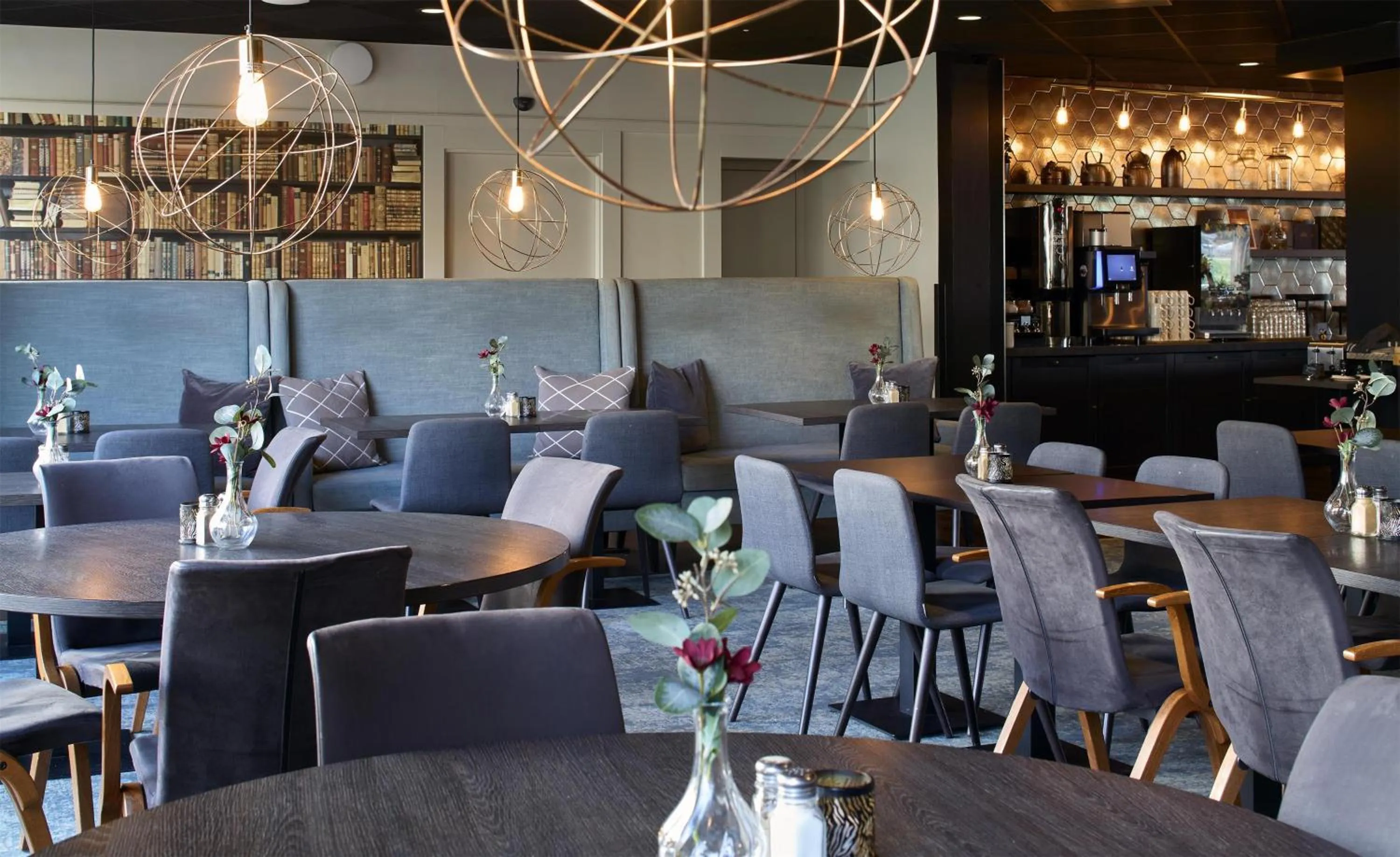 Restaurant/places to eat in Scandic Skärholmen